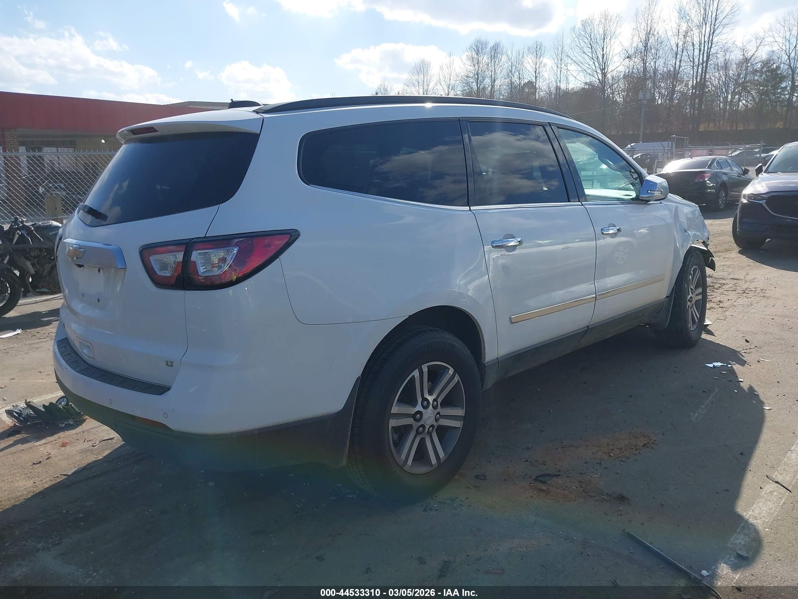 CHEVROLET TRAVERSE image 4