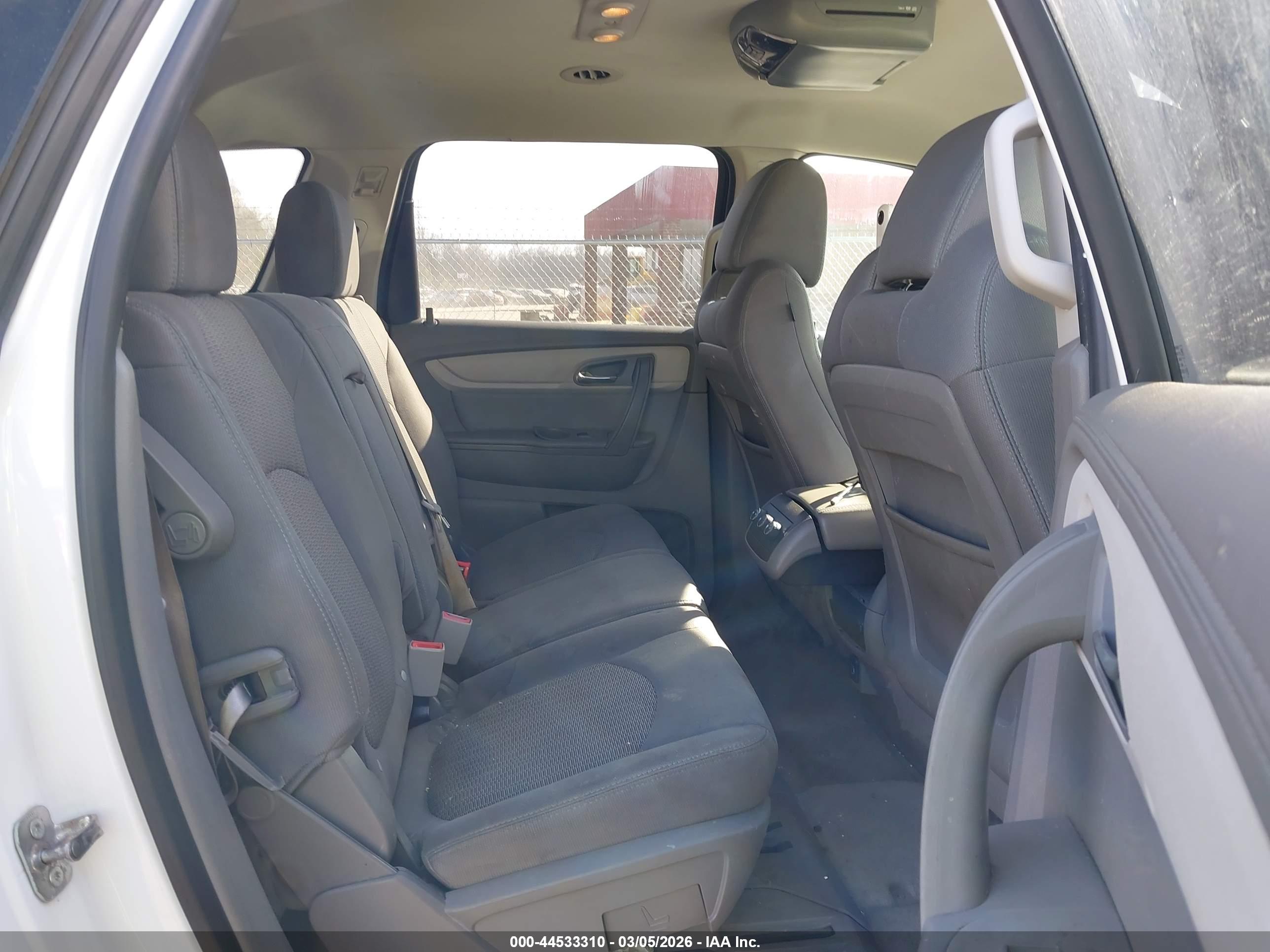 CHEVROLET TRAVERSE image 8