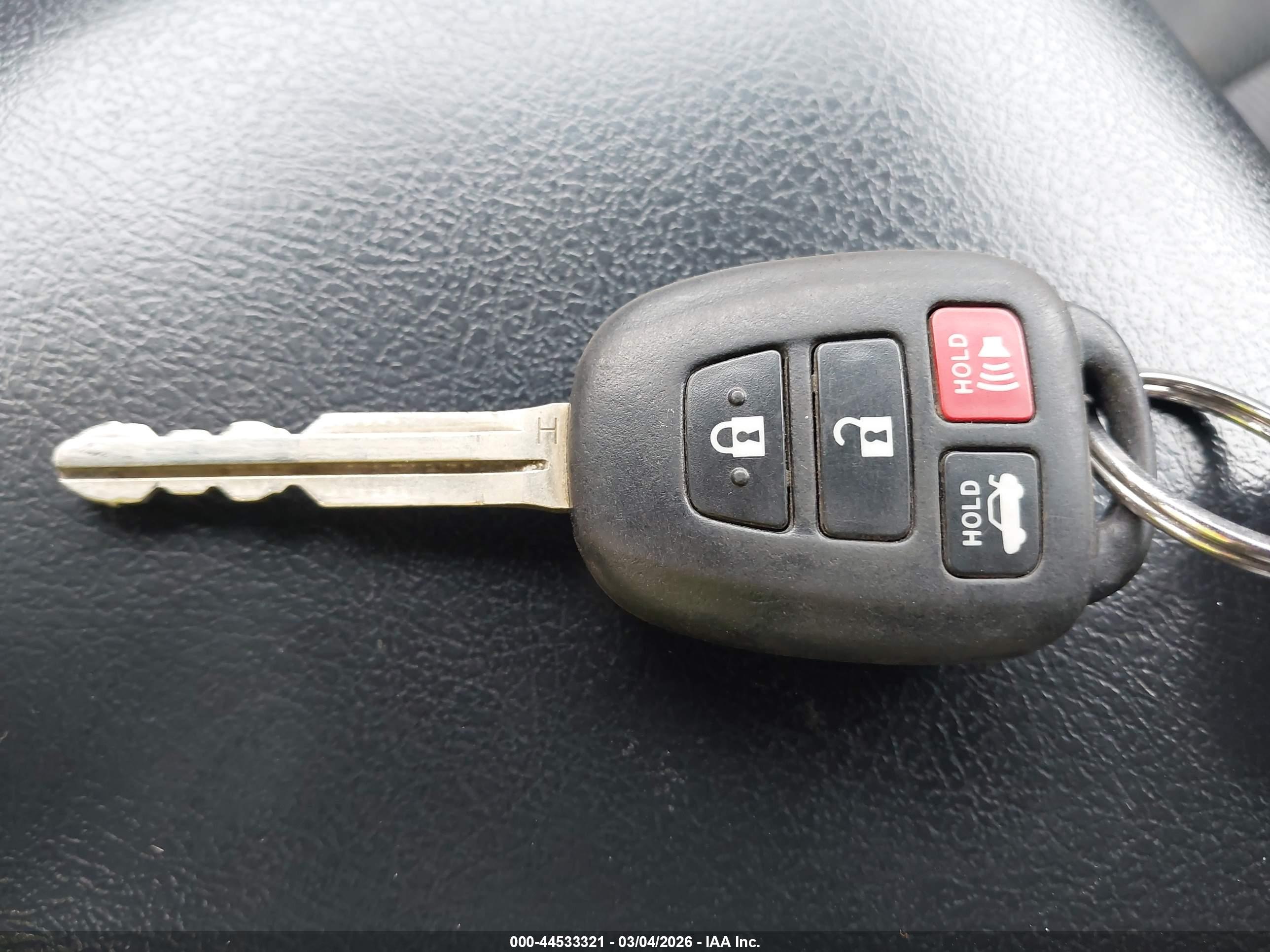 TOYOTA CAMRY image 11
