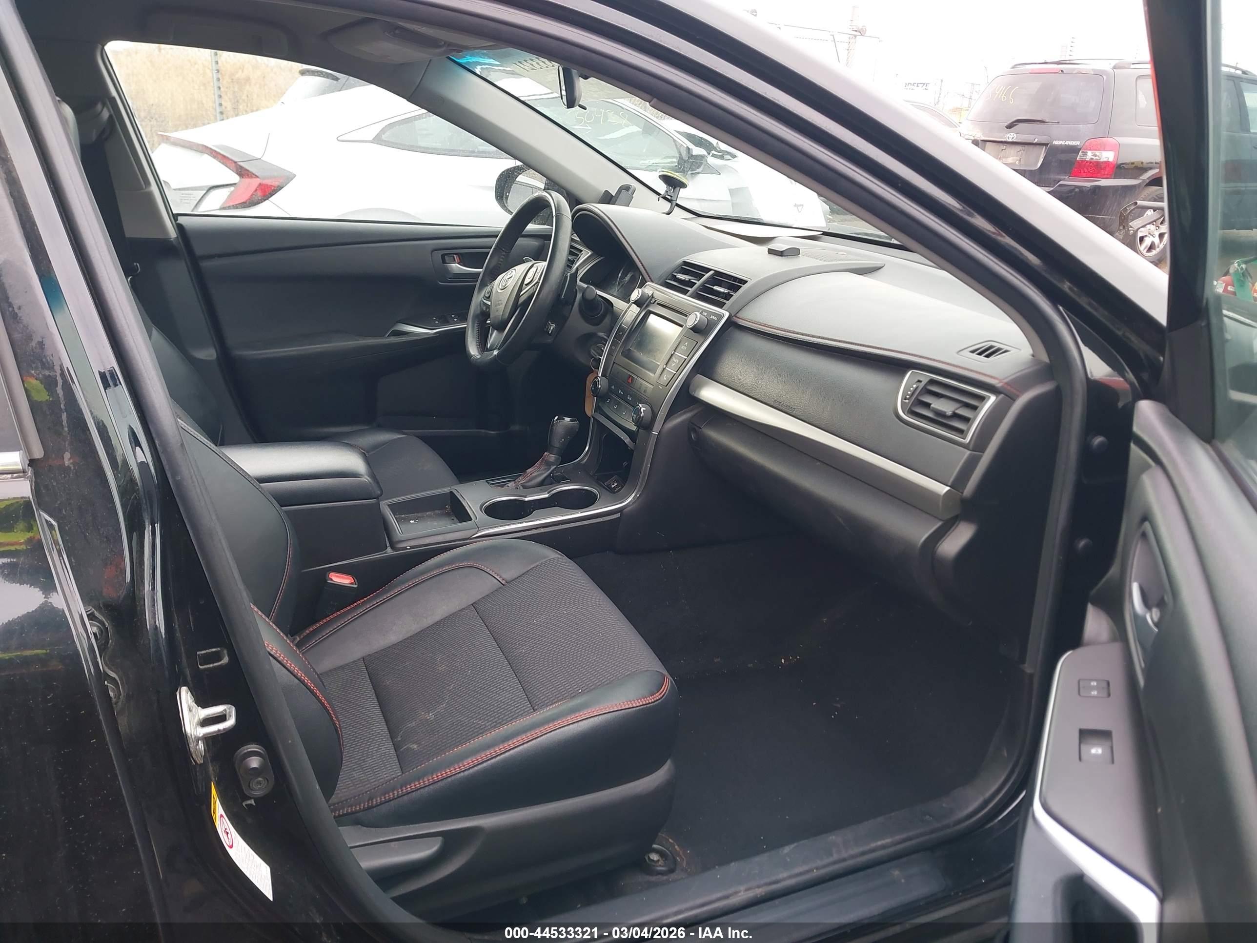 TOYOTA CAMRY image 5