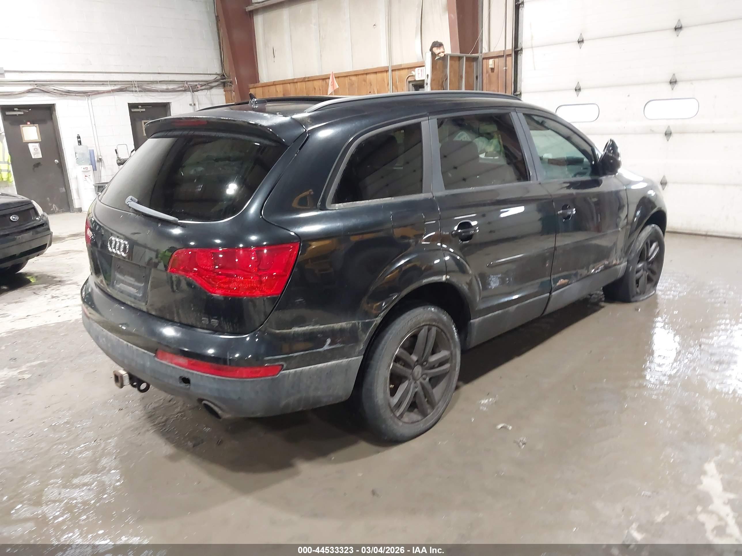AUDI Q7 image 4