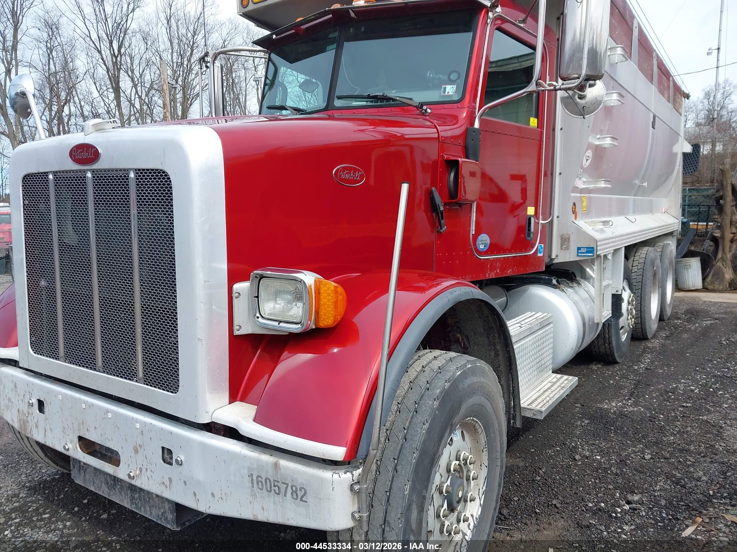 PETERBILT 365 image 2