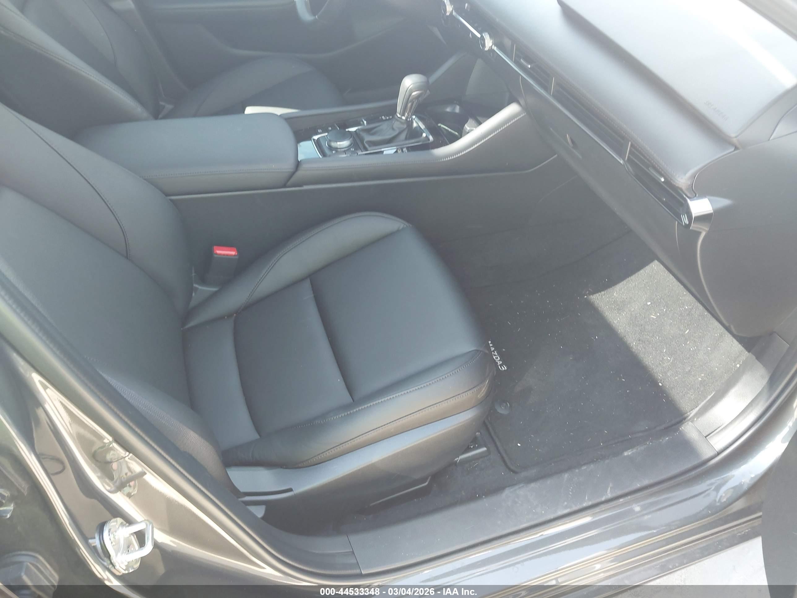 MAZDA MAZDA3 image 5