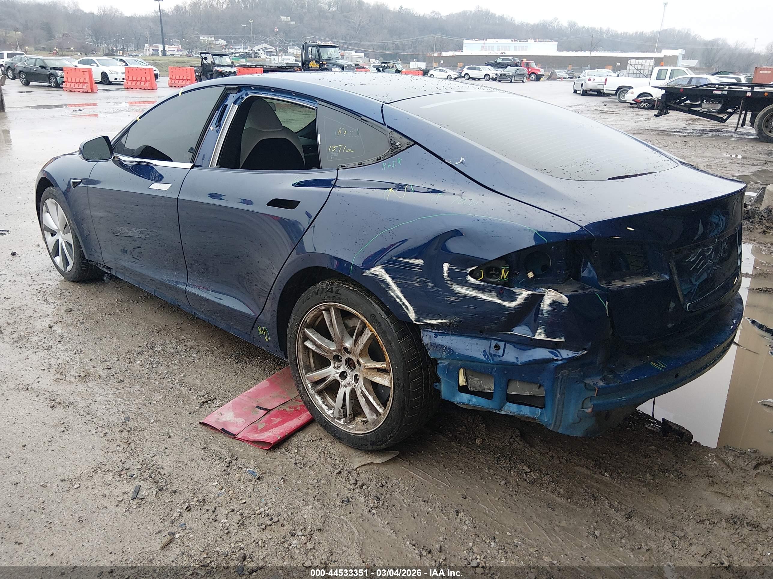 TESLA MODEL image 3