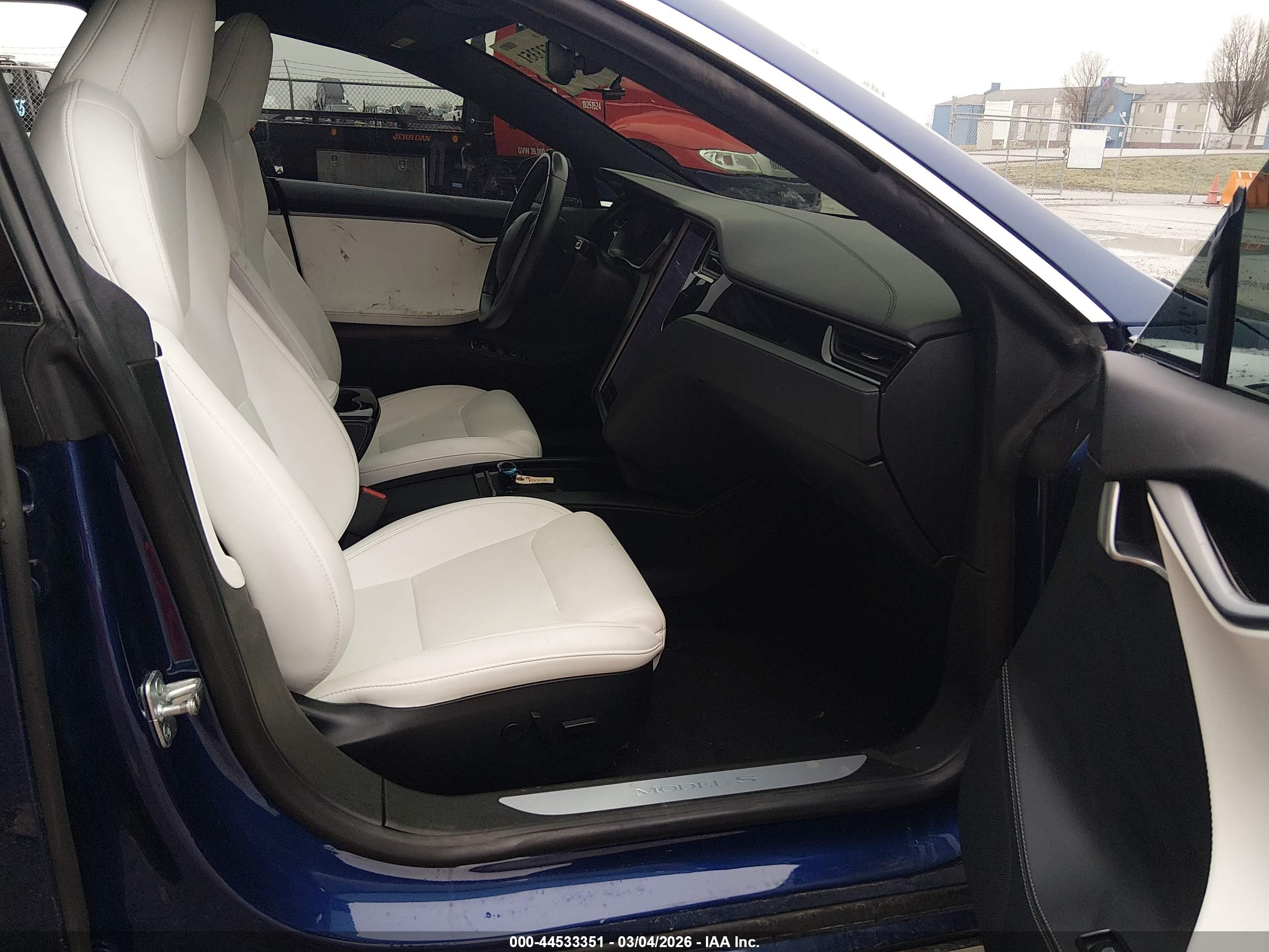 TESLA MODEL image 5