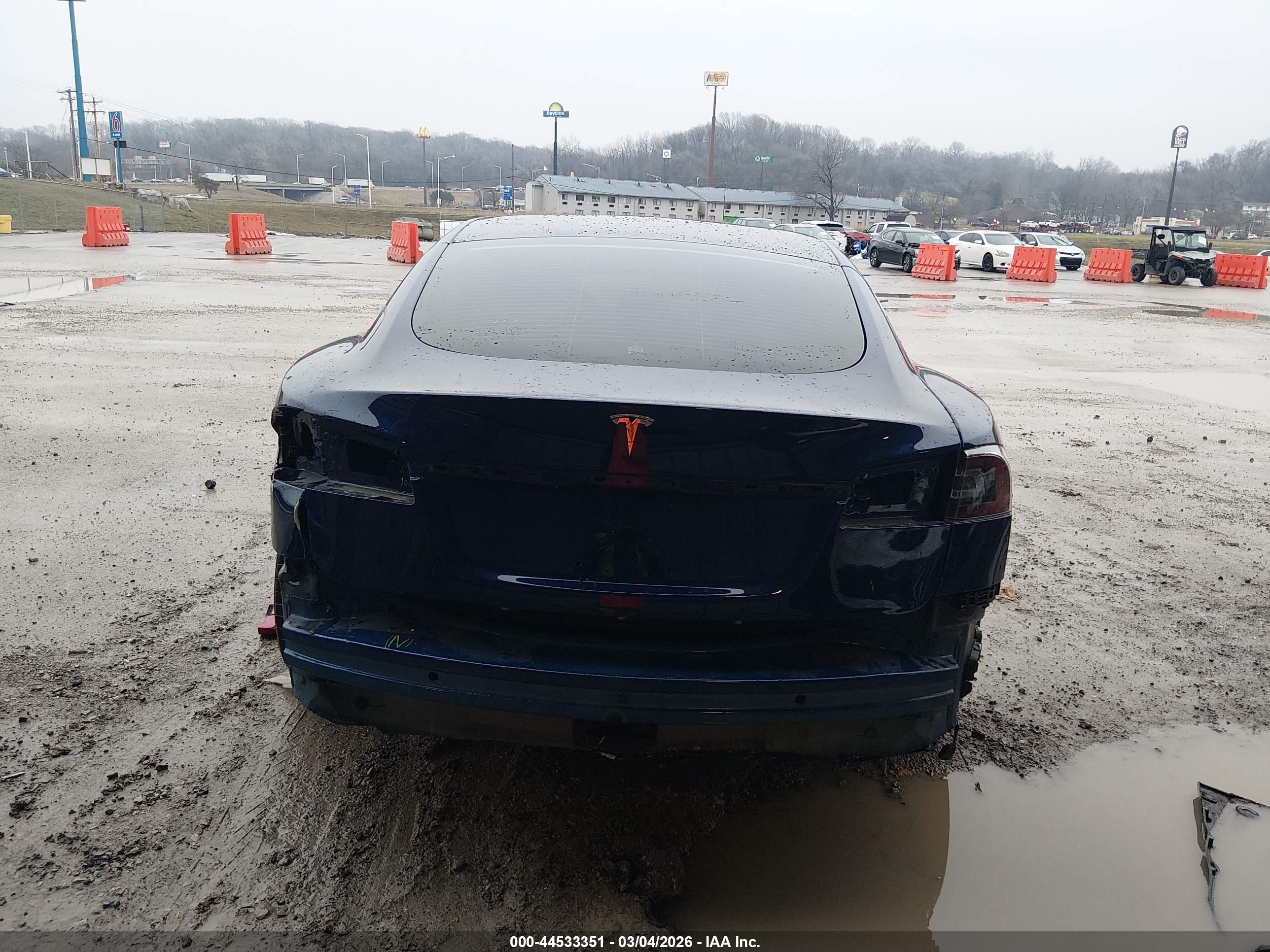 TESLA MODEL image 6