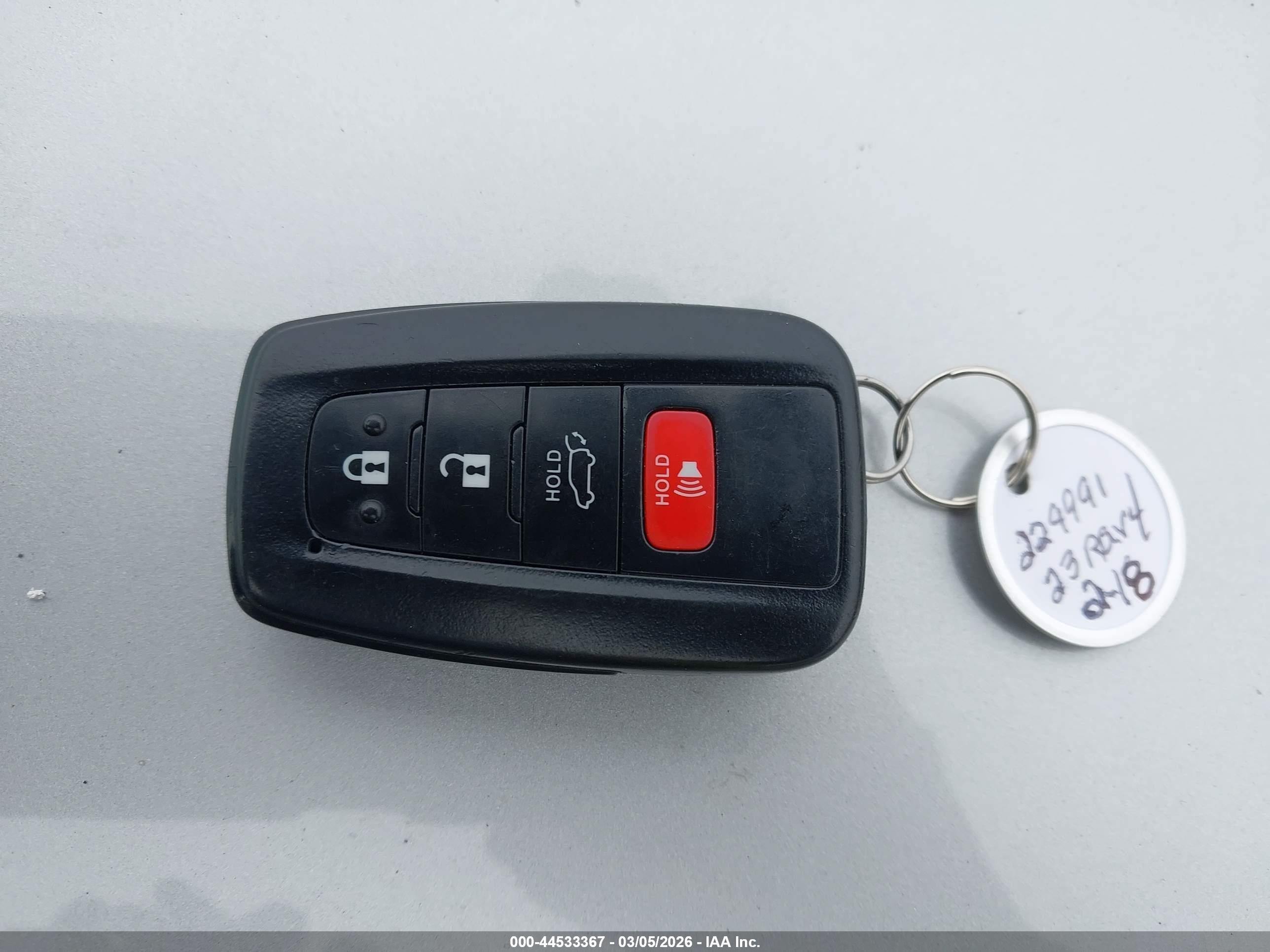 TOYOTA RAV4 image 11
