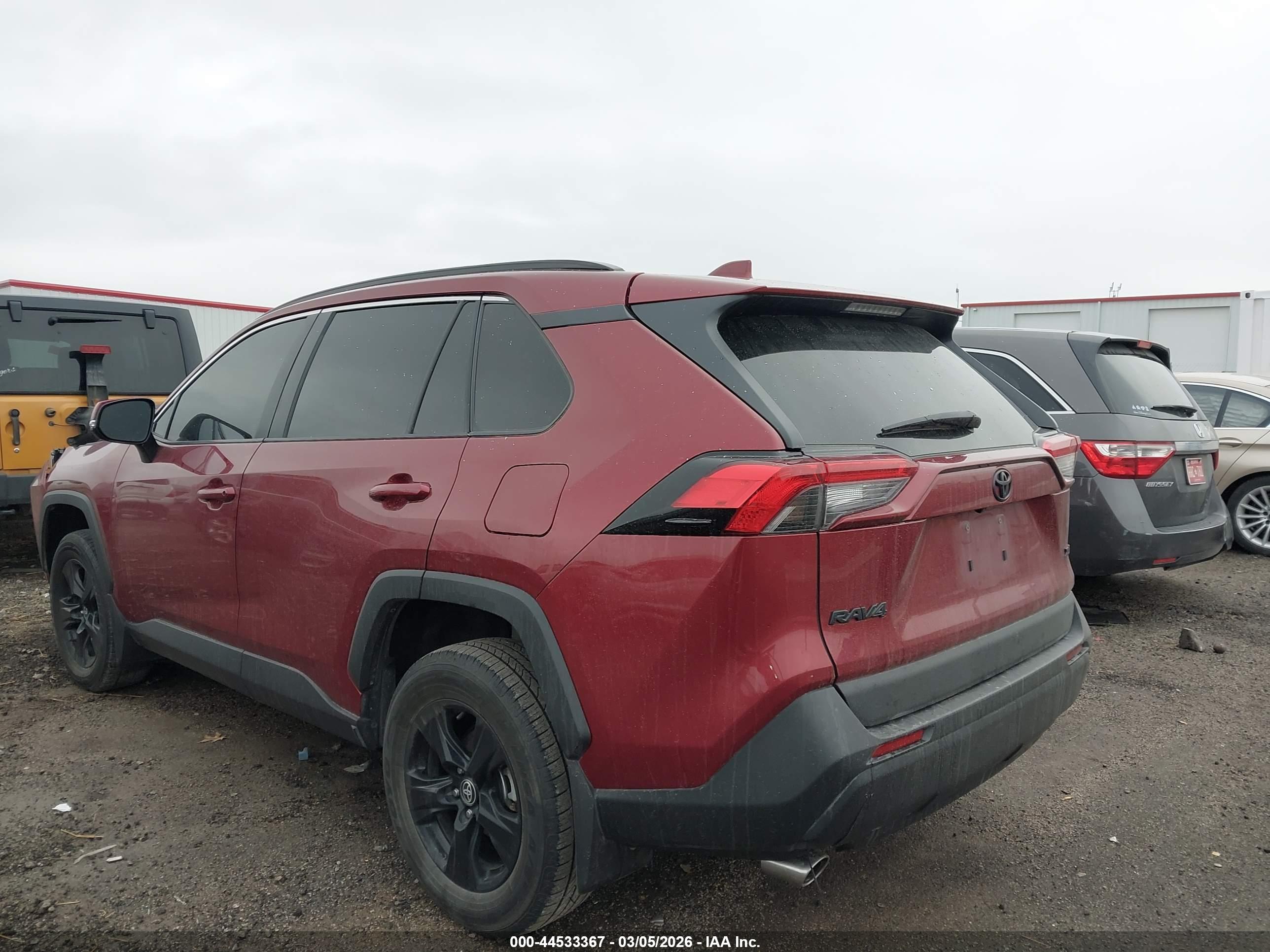 TOYOTA RAV4 image 3