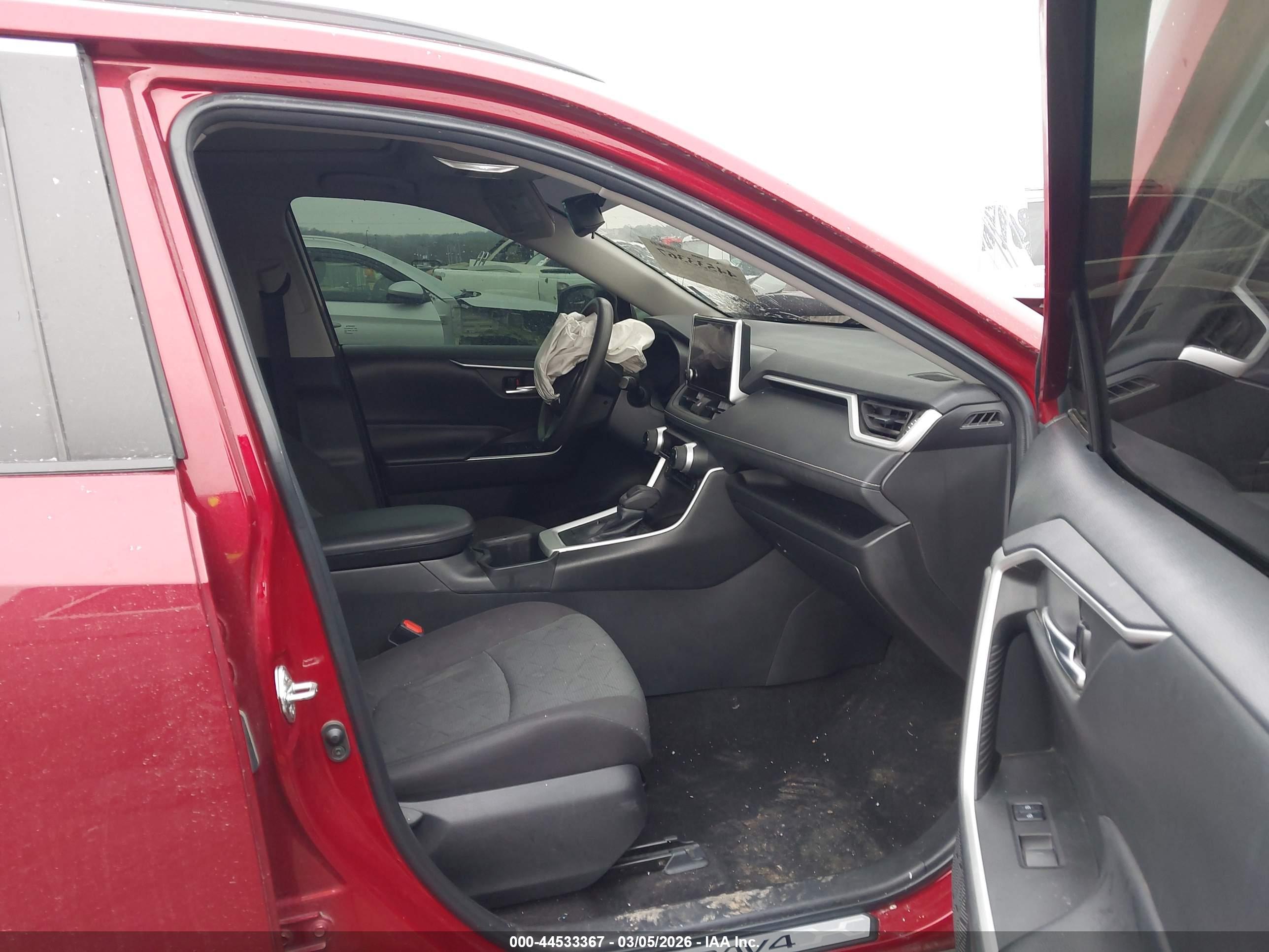 TOYOTA RAV4 image 5