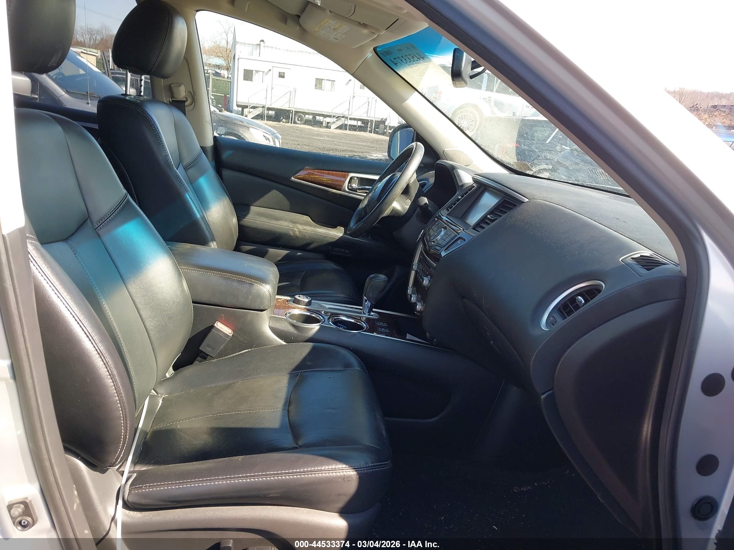 NISSAN PATHFINDER image 5