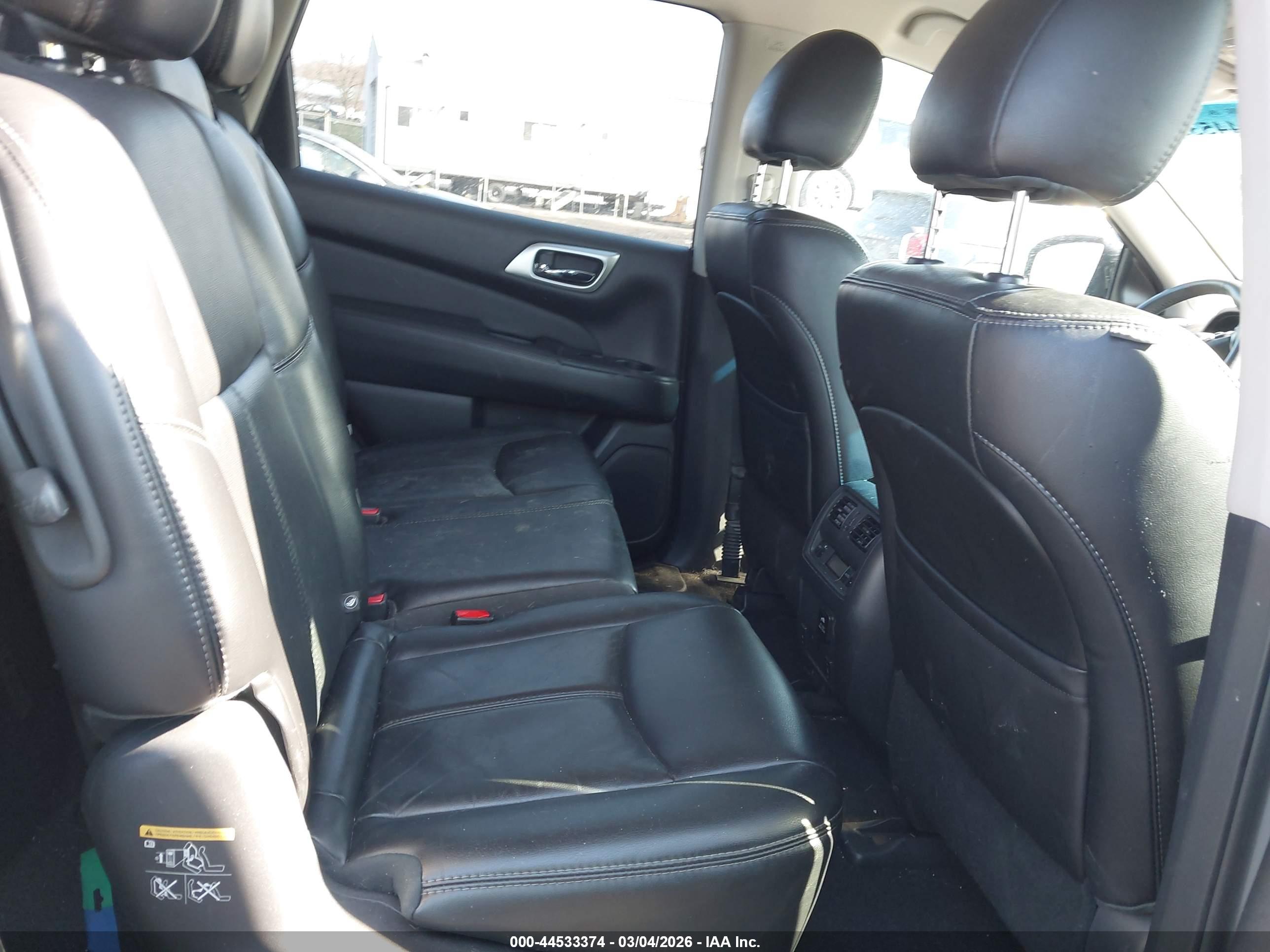 NISSAN PATHFINDER image 8