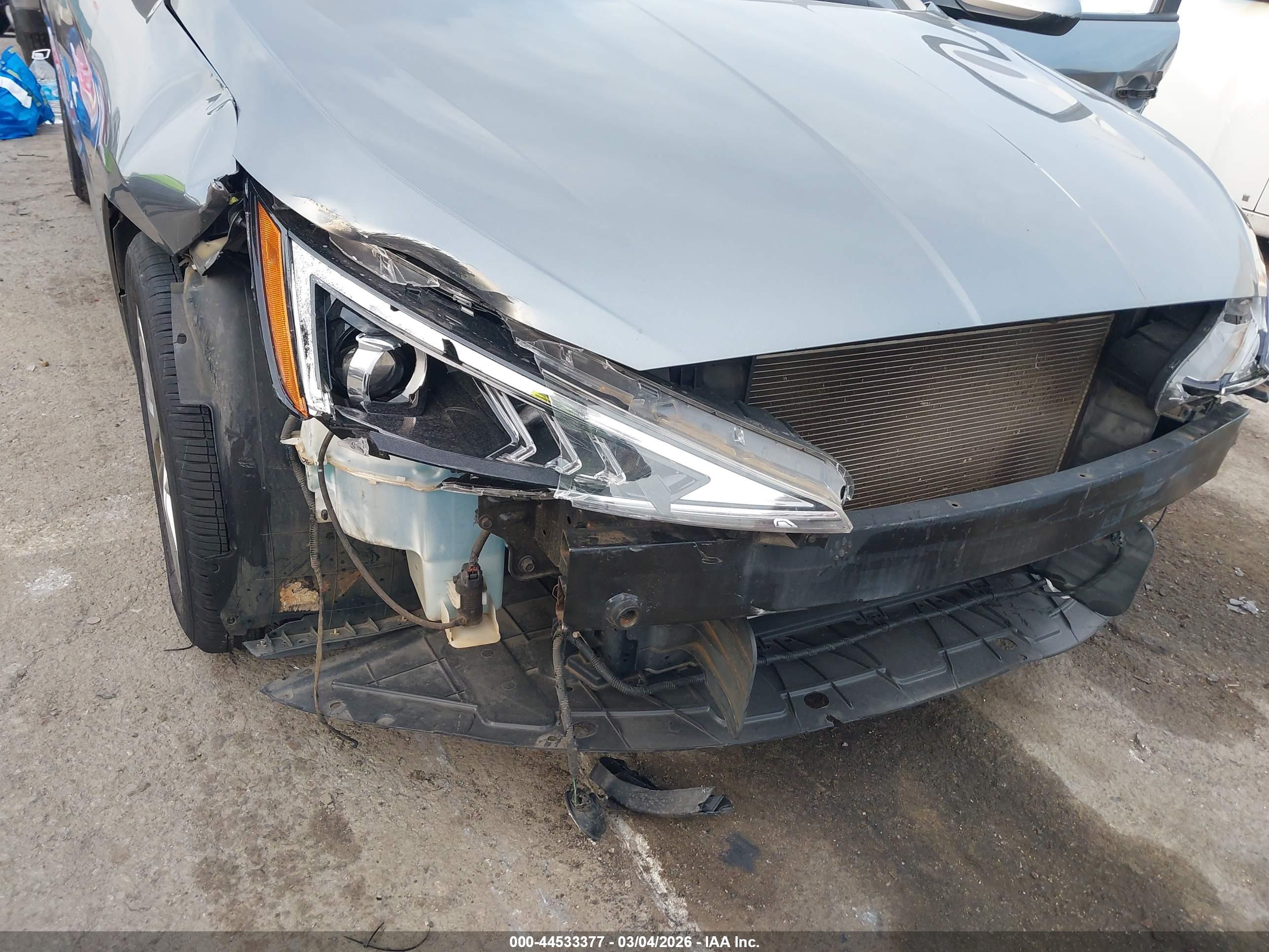 HYUNDAI ELANTRA image 6