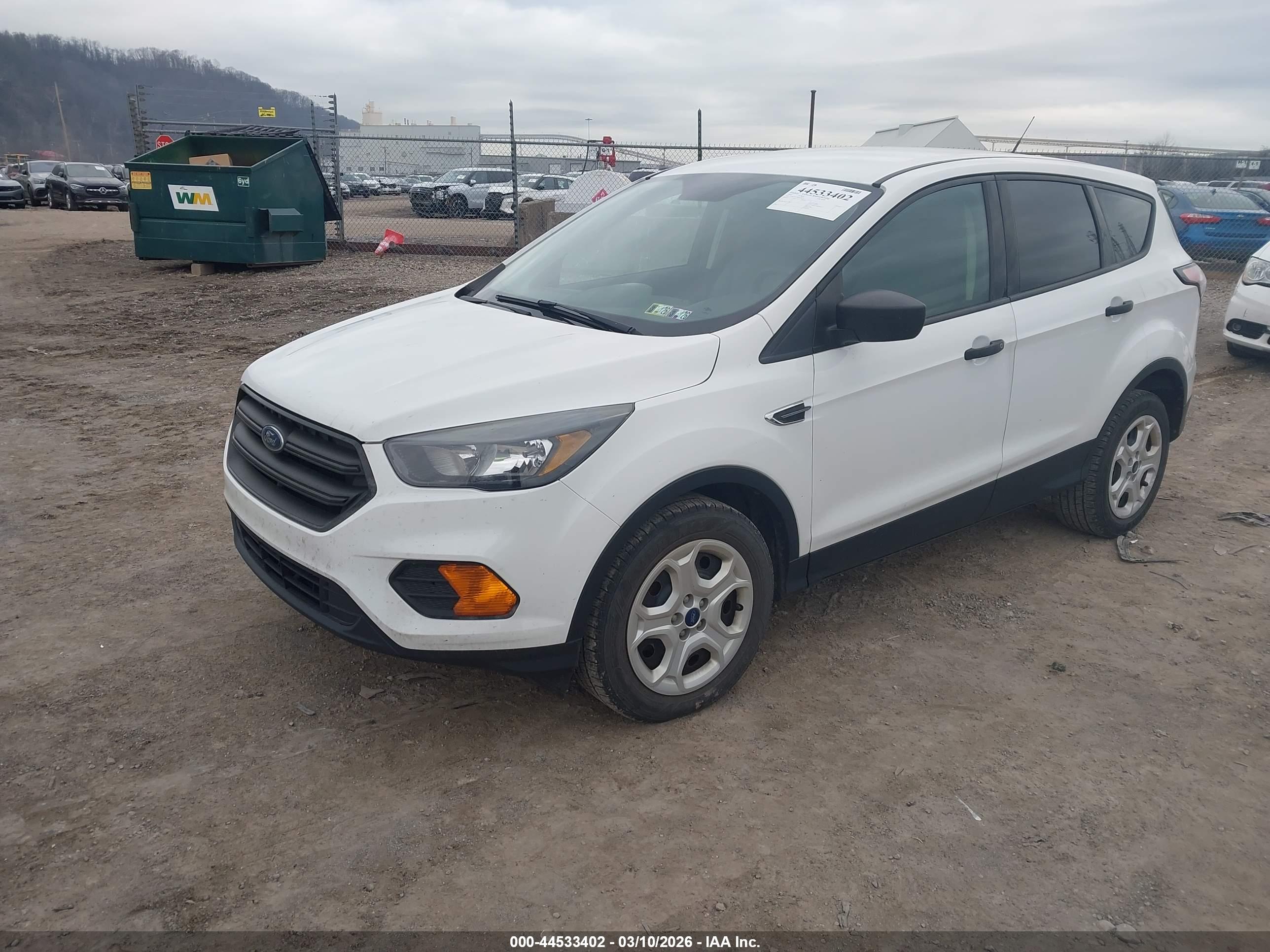 FORD ESCAPE image 2
