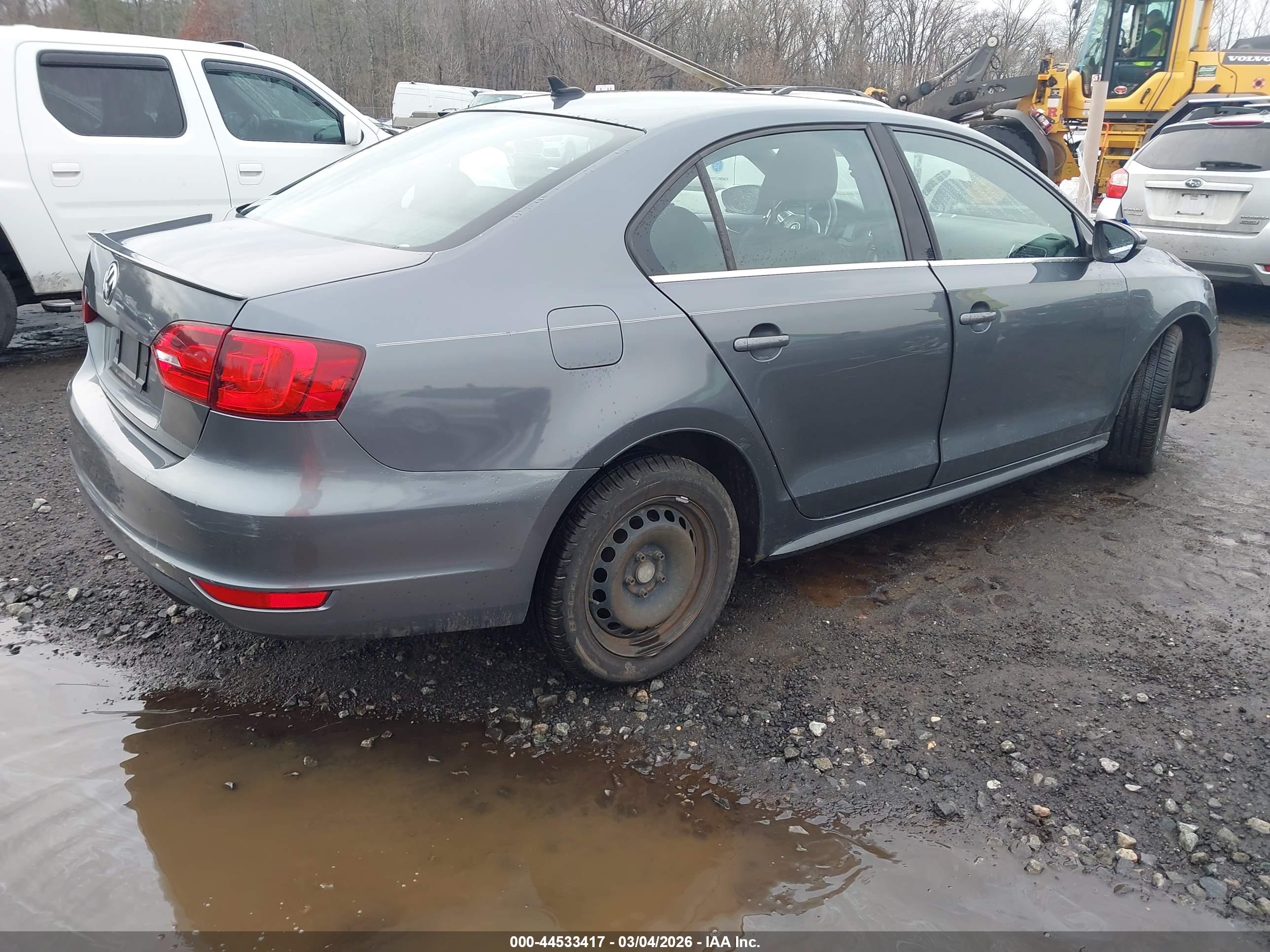 VOLKSWAGEN JETTA image 4