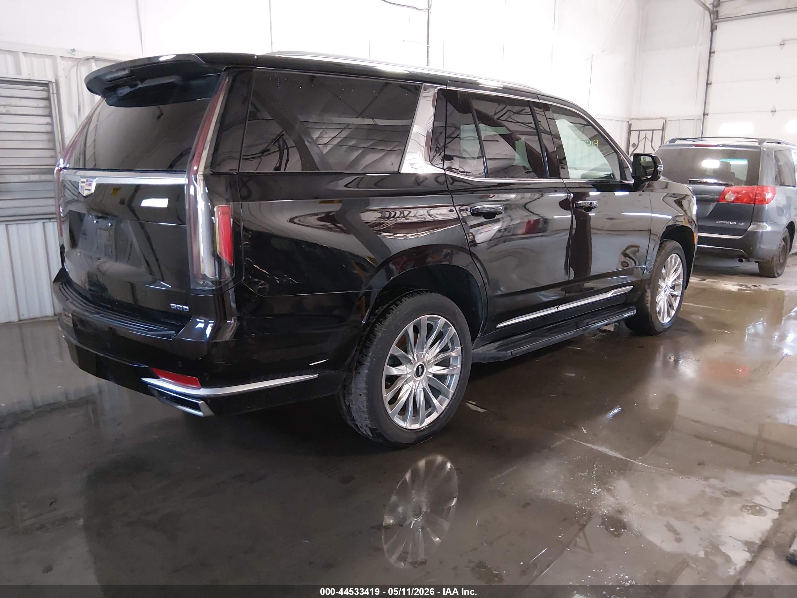 CADILLAC ESCALADE image 4