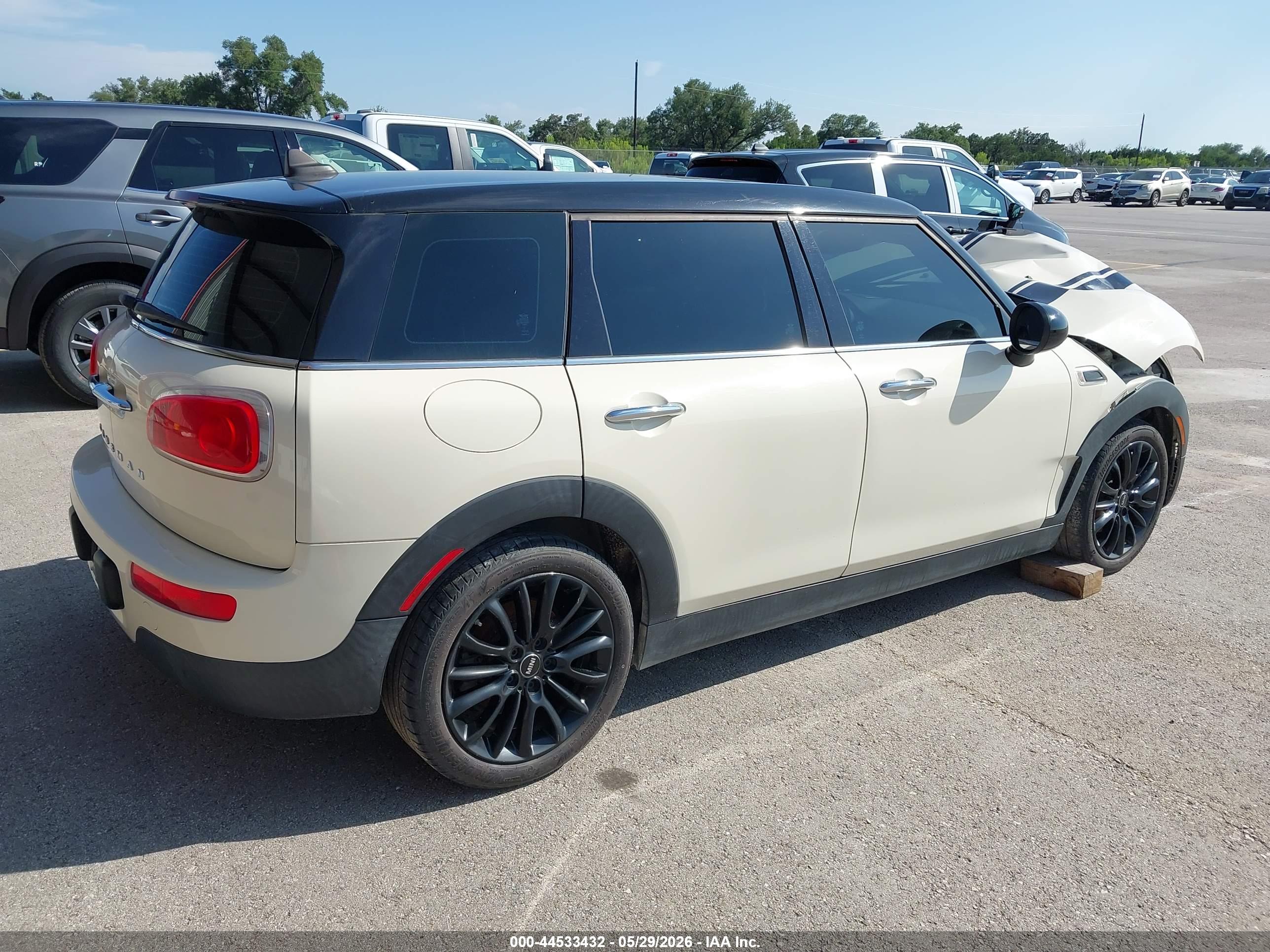 MINI CLUBMAN image 4