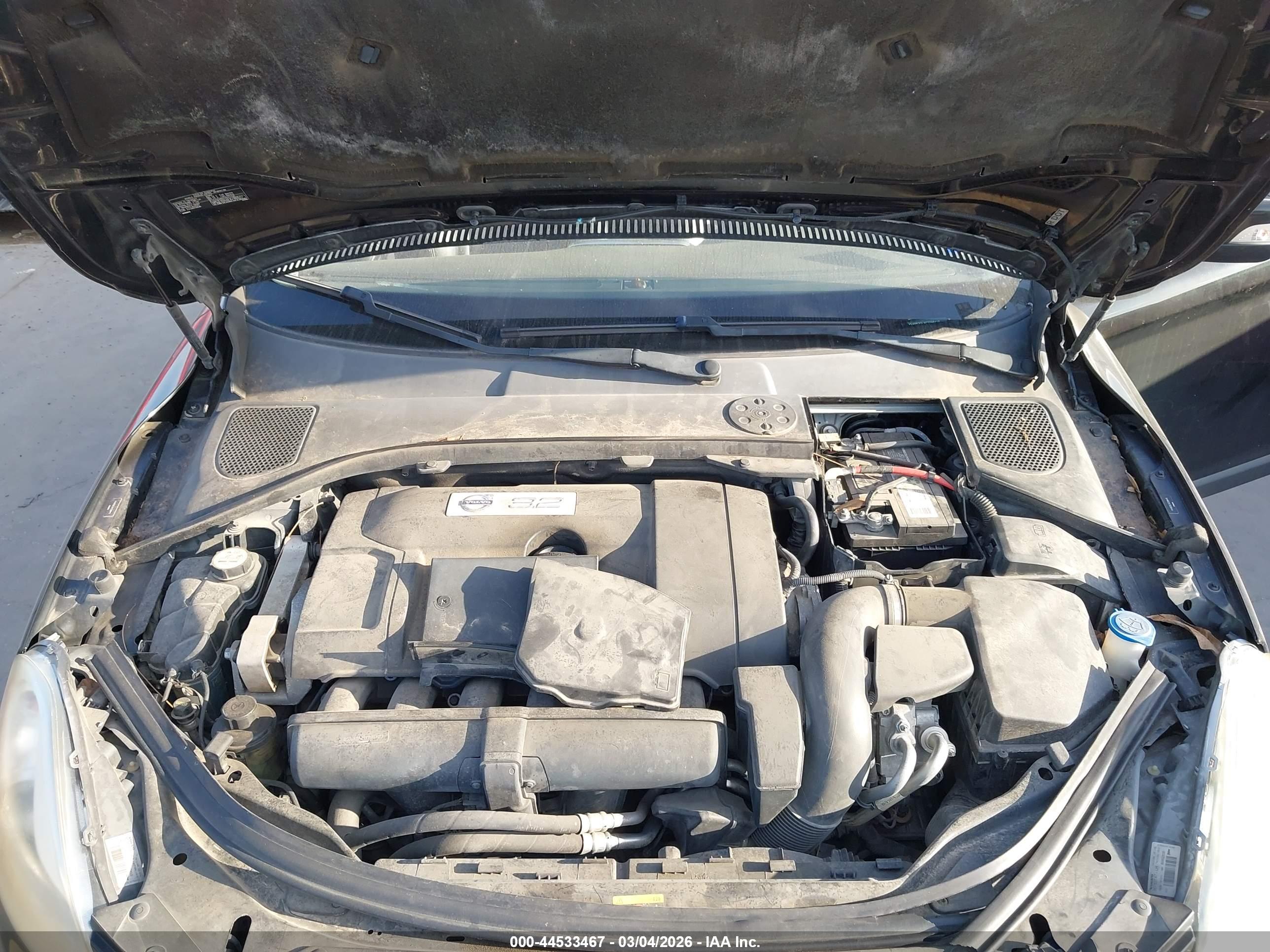 VOLVO XC60 image 10