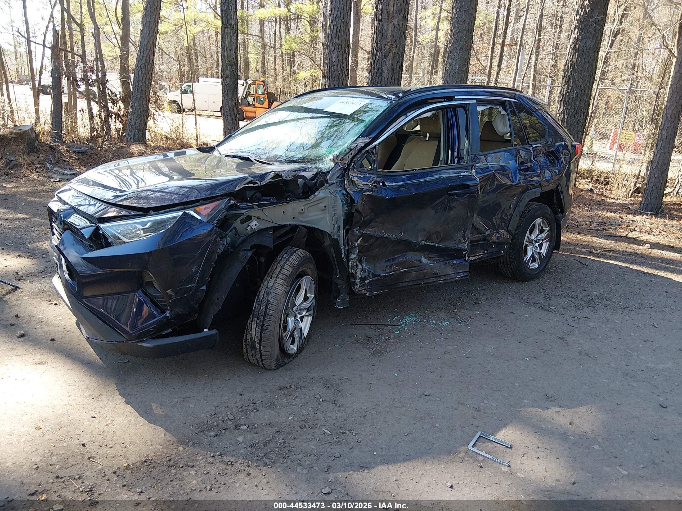 TOYOTA RAV4 image 2