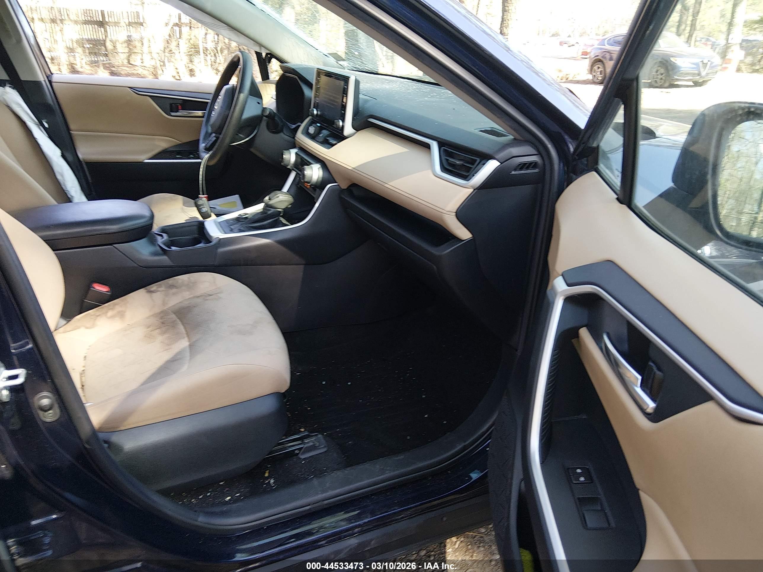 TOYOTA RAV4 image 5