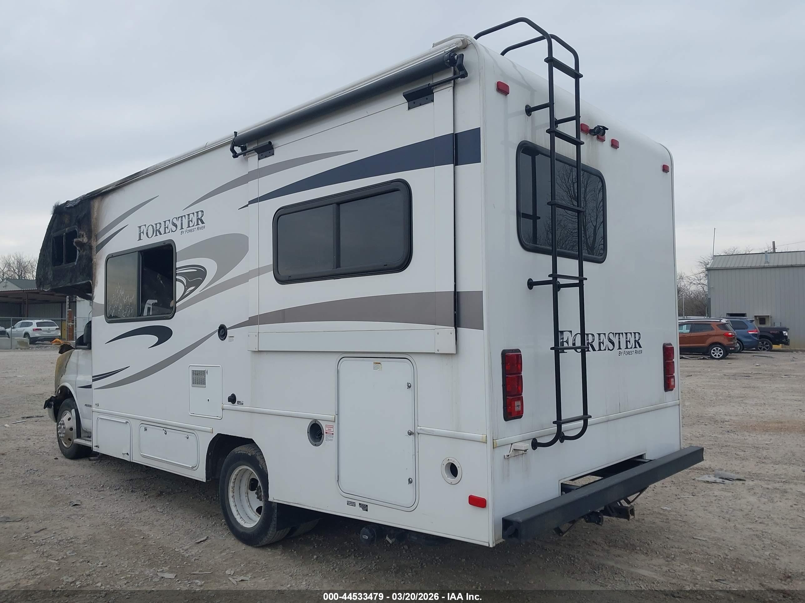 CHEVROLET EXPRESS image 3