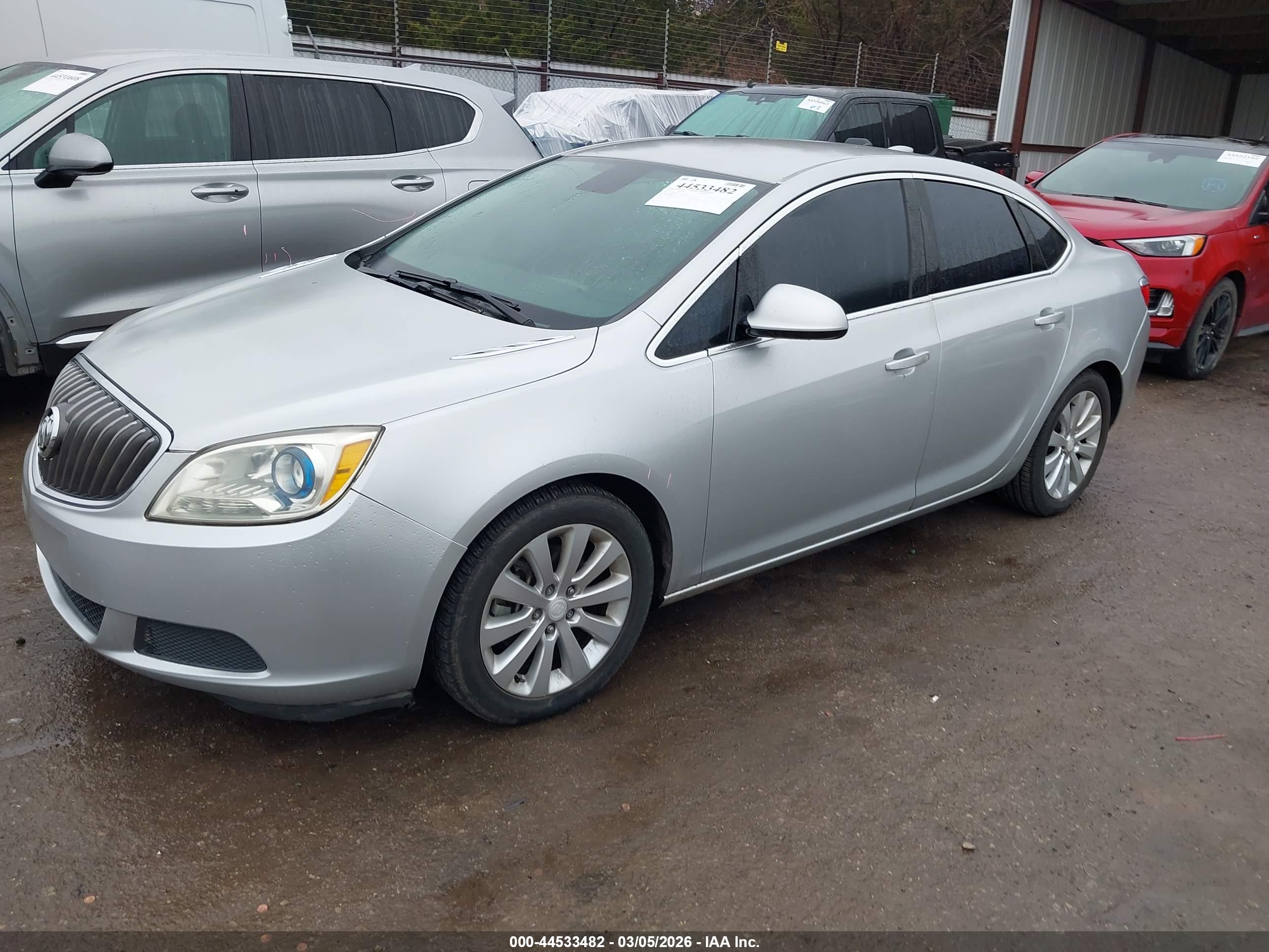 BUICK VERANO image 2