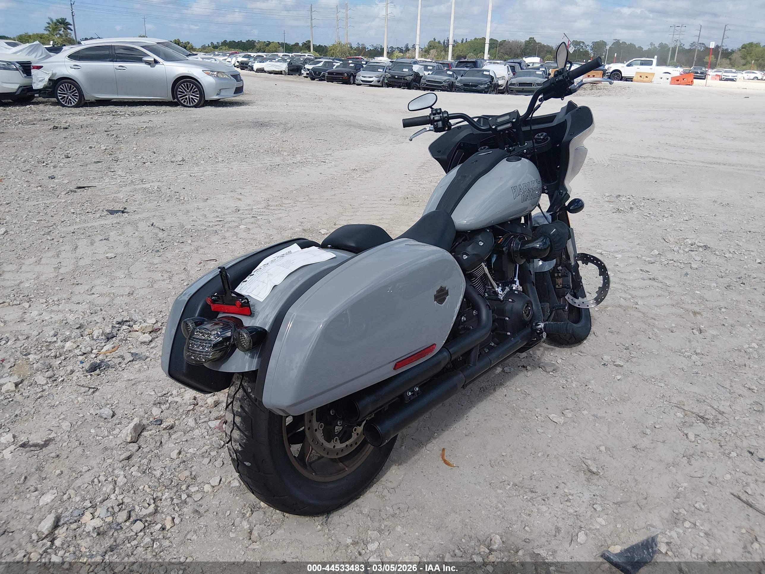 HARLEY-DAVIDSON FXLRST image 4