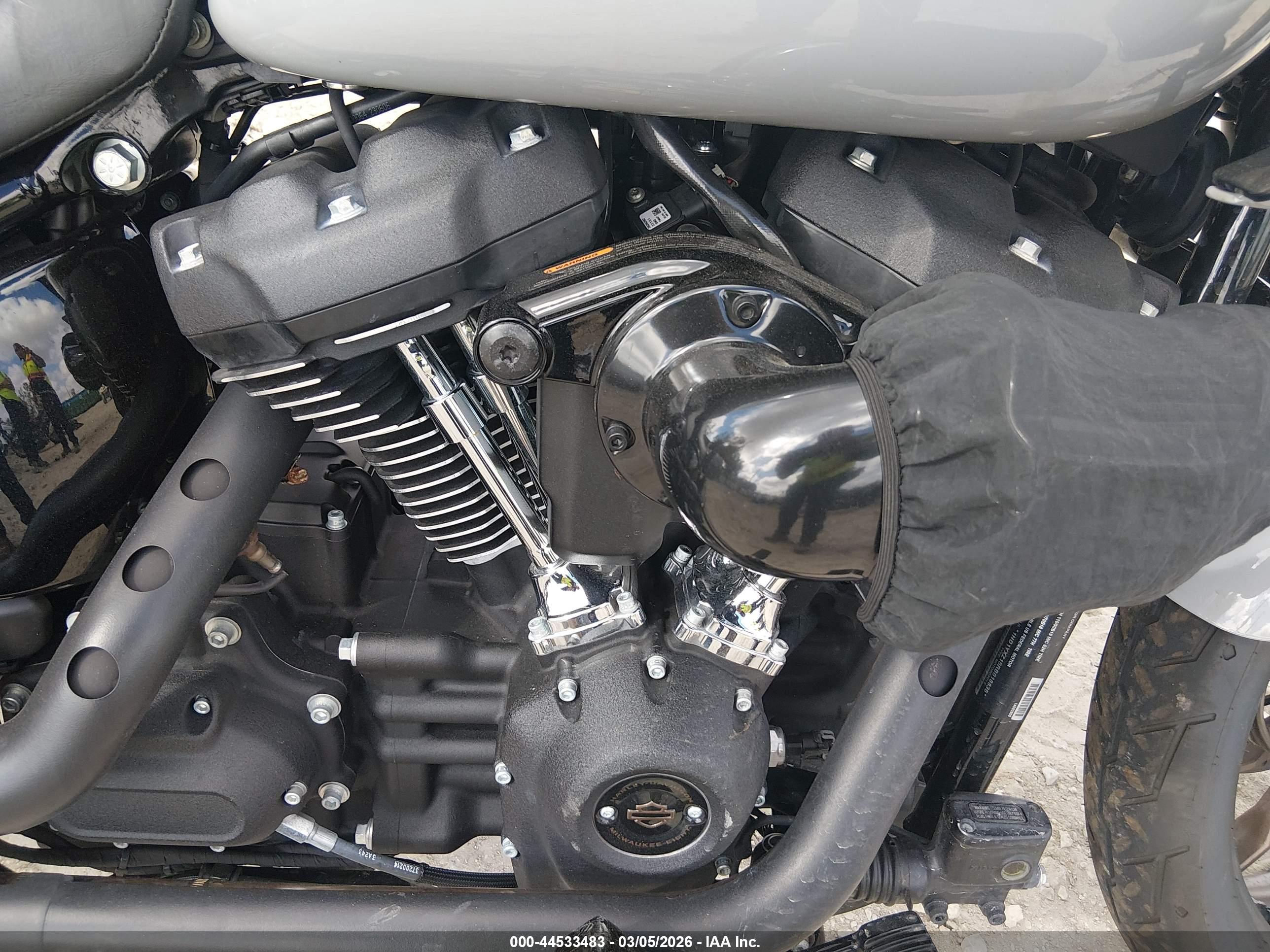 HARLEY-DAVIDSON FXLRST image 8