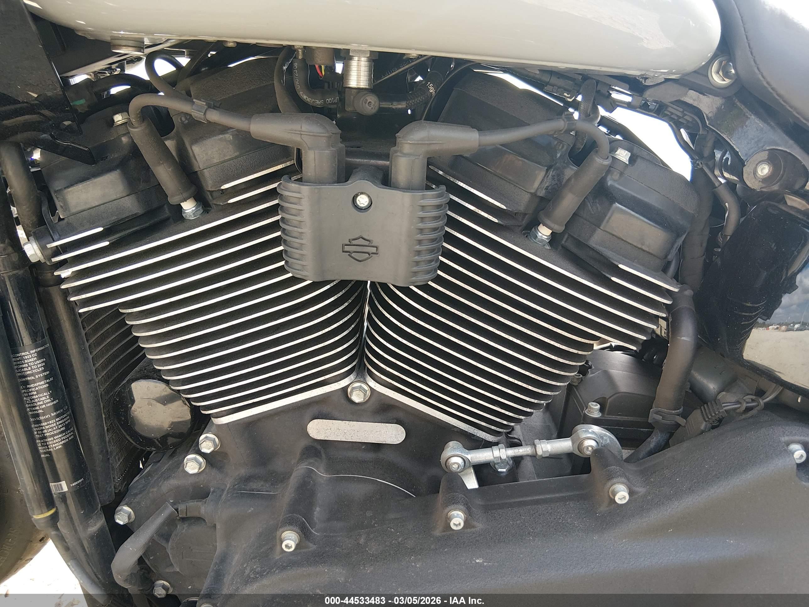HARLEY-DAVIDSON FXLRST image 9