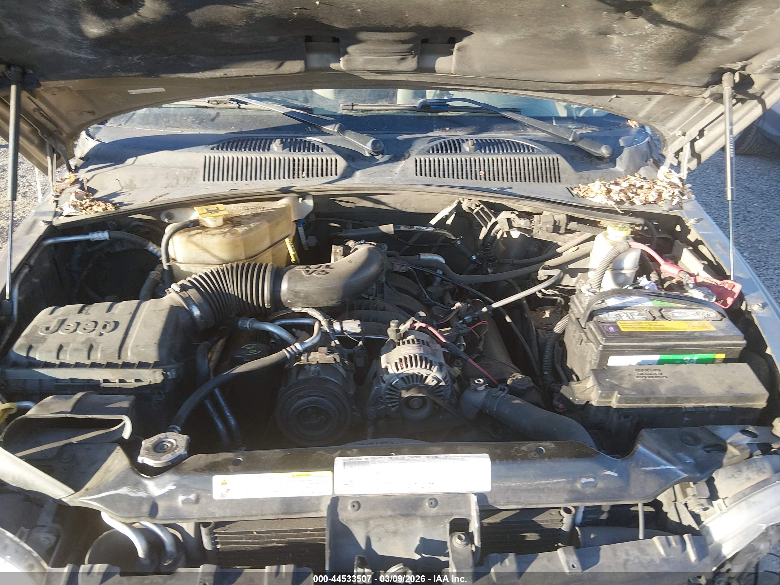 JEEP LIBERTY image 10