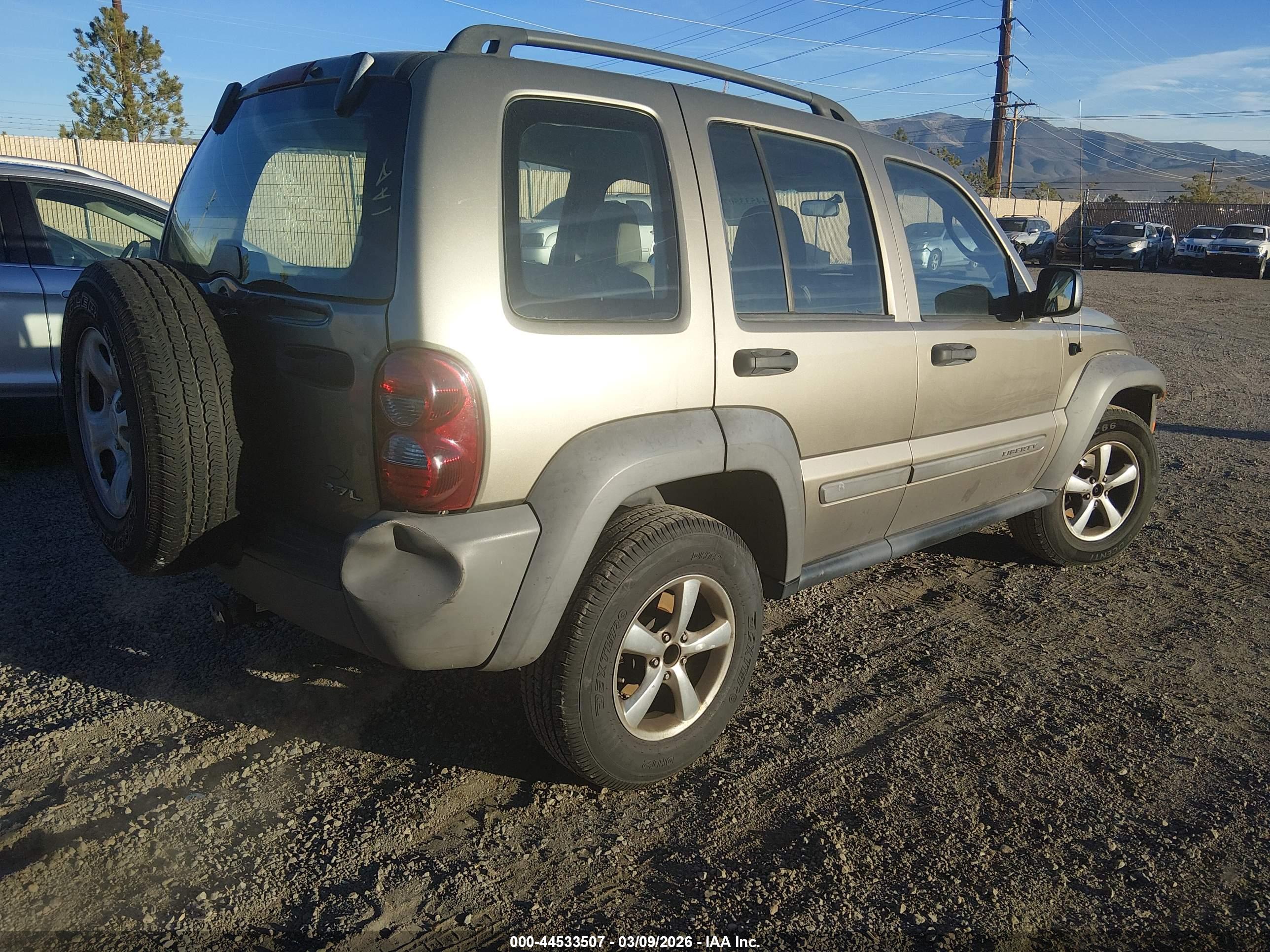 JEEP LIBERTY image 4