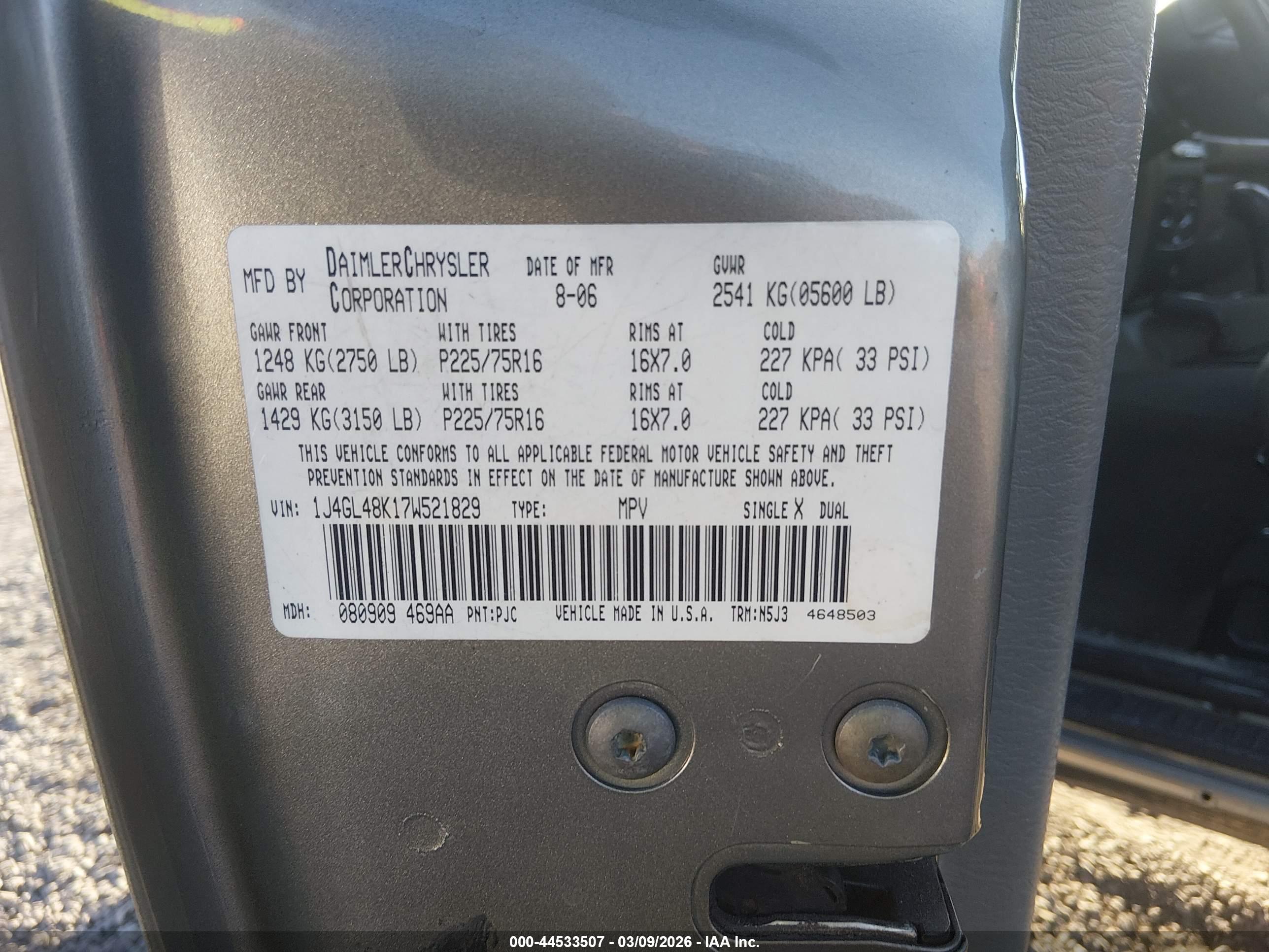 JEEP LIBERTY image 9