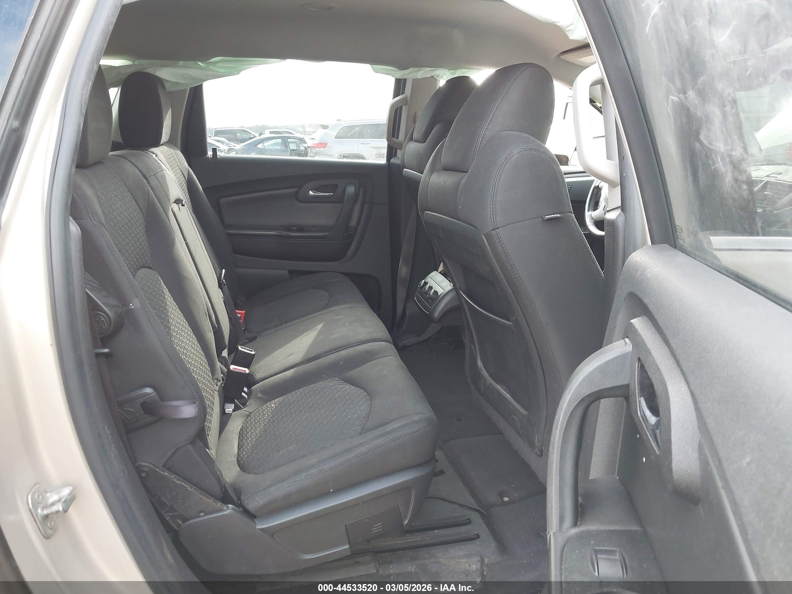 CHEVROLET TRAVERSE image 8