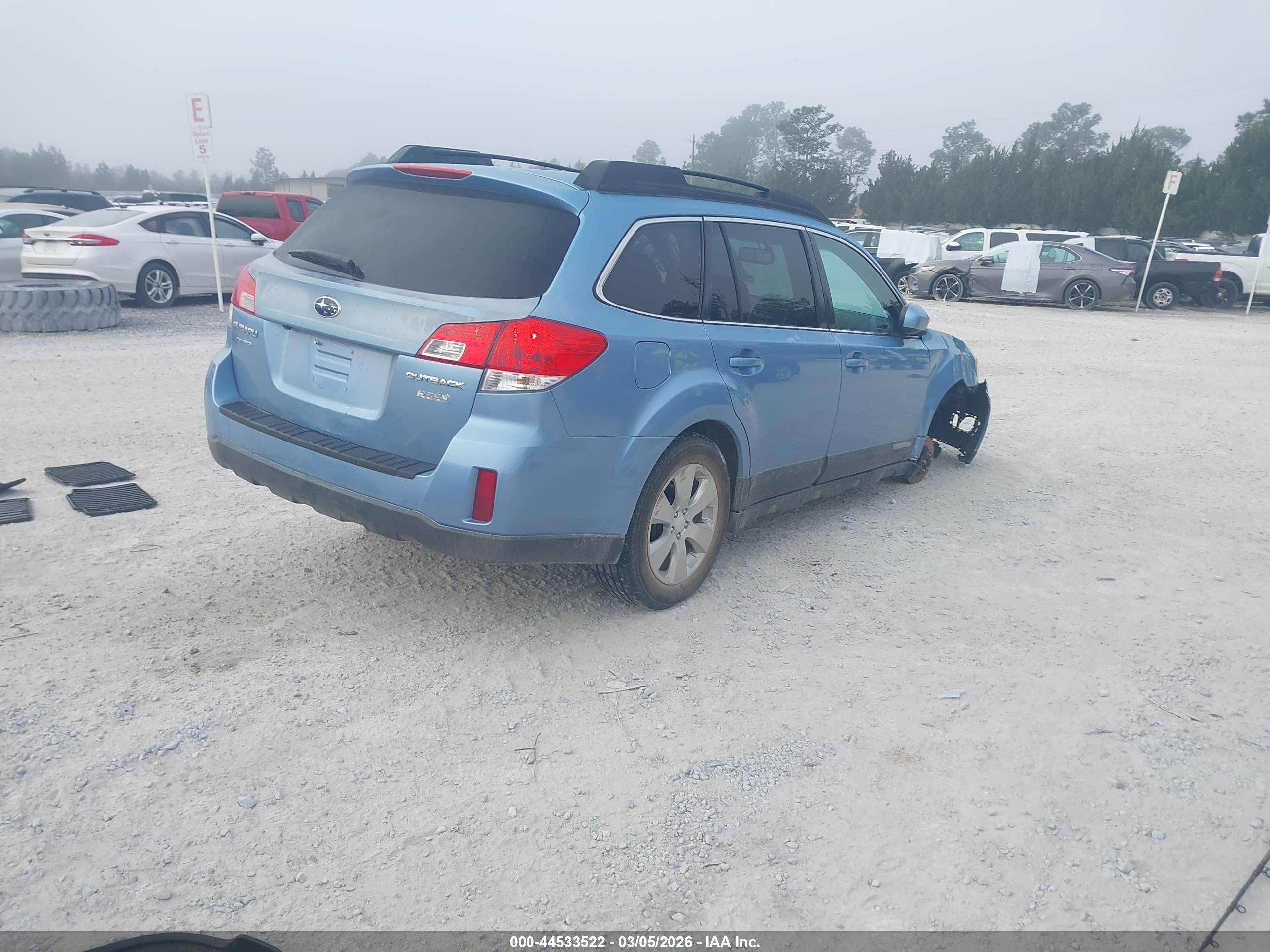 SUBARU OUTBACK image 4