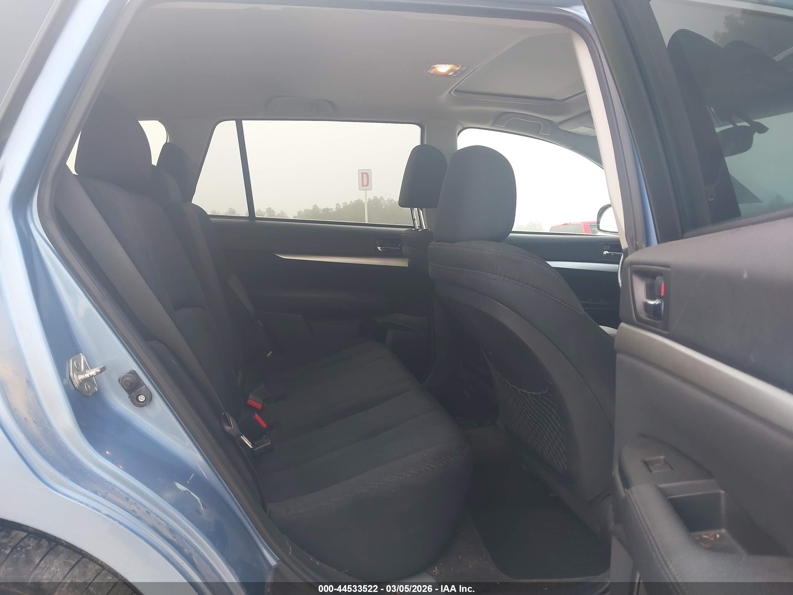 SUBARU OUTBACK image 8