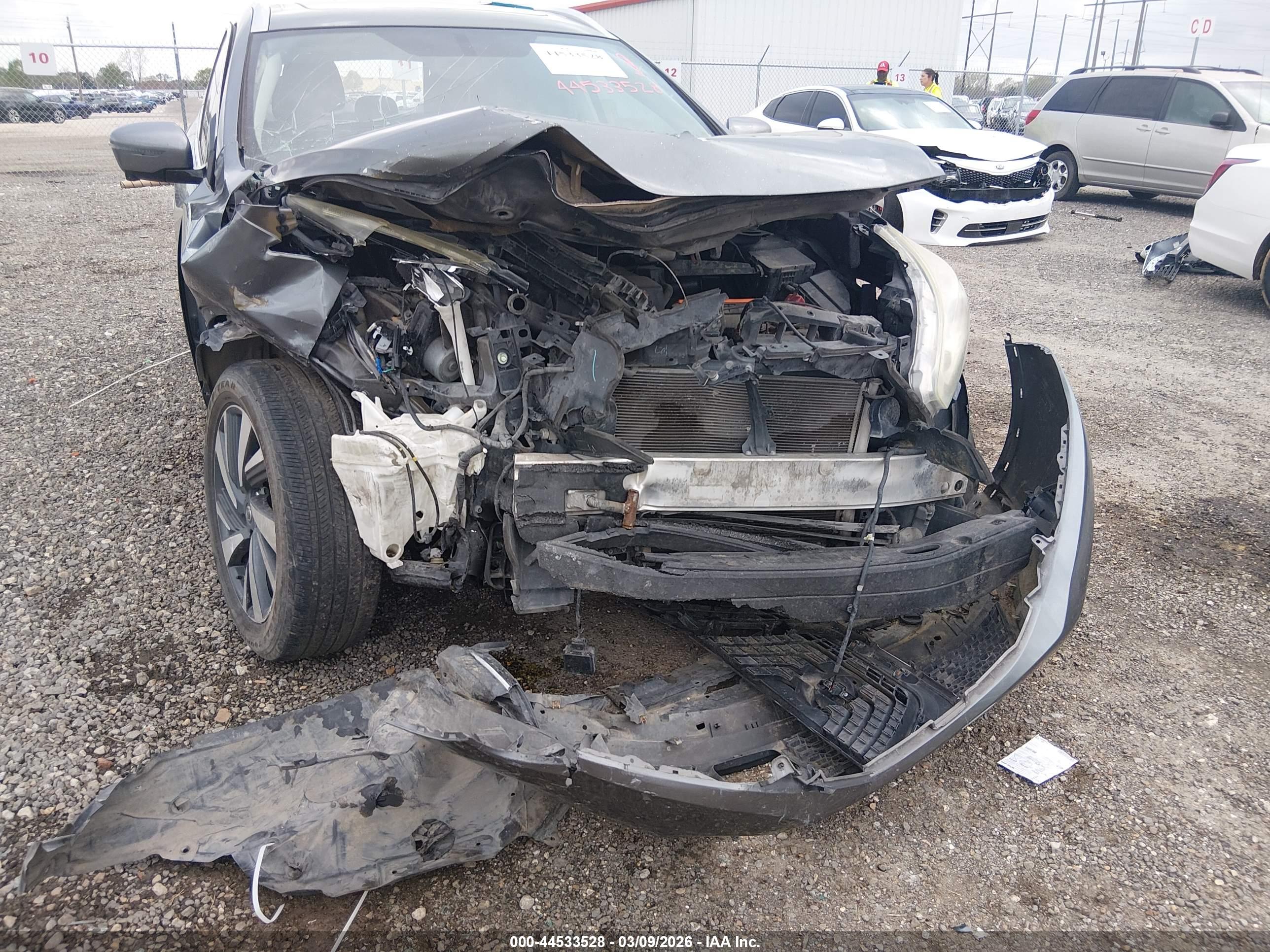 NISSAN MURANO image 6