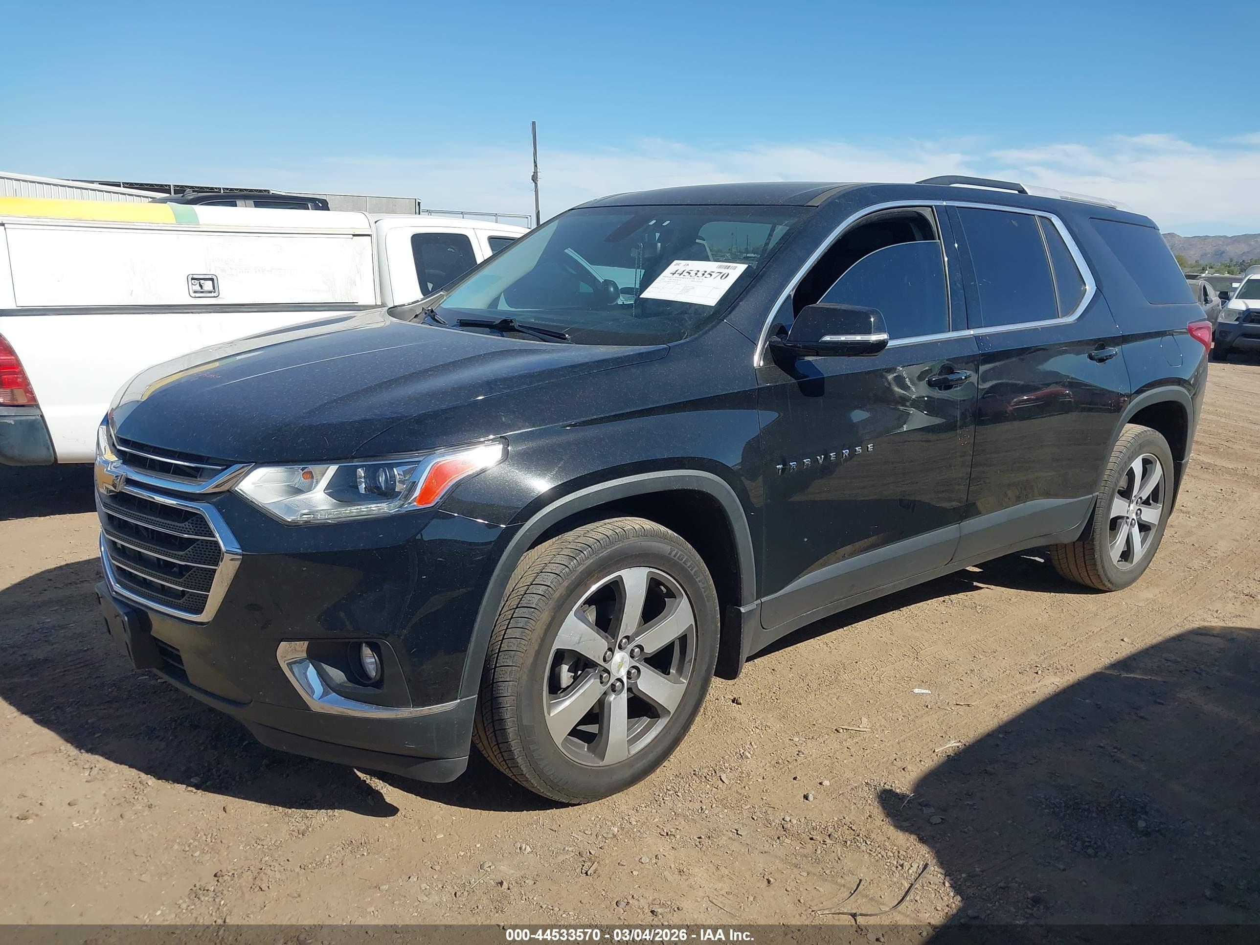 CHEVROLET TRAVERSE image 2