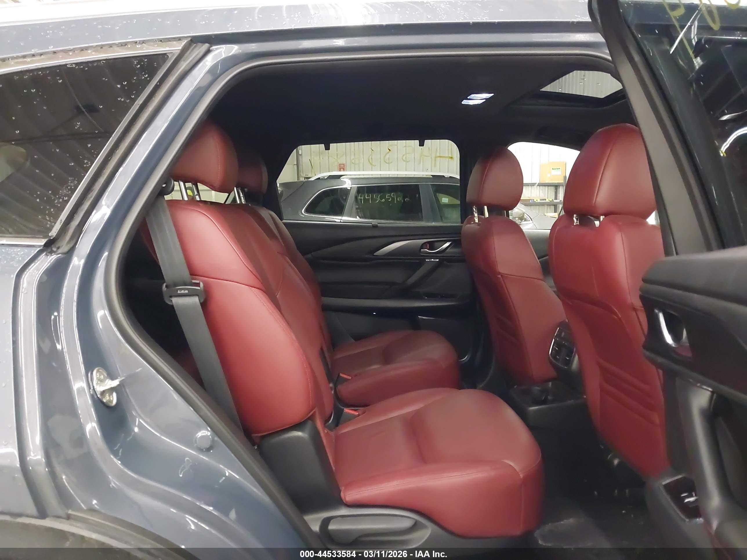 MAZDA CX-9 image 8