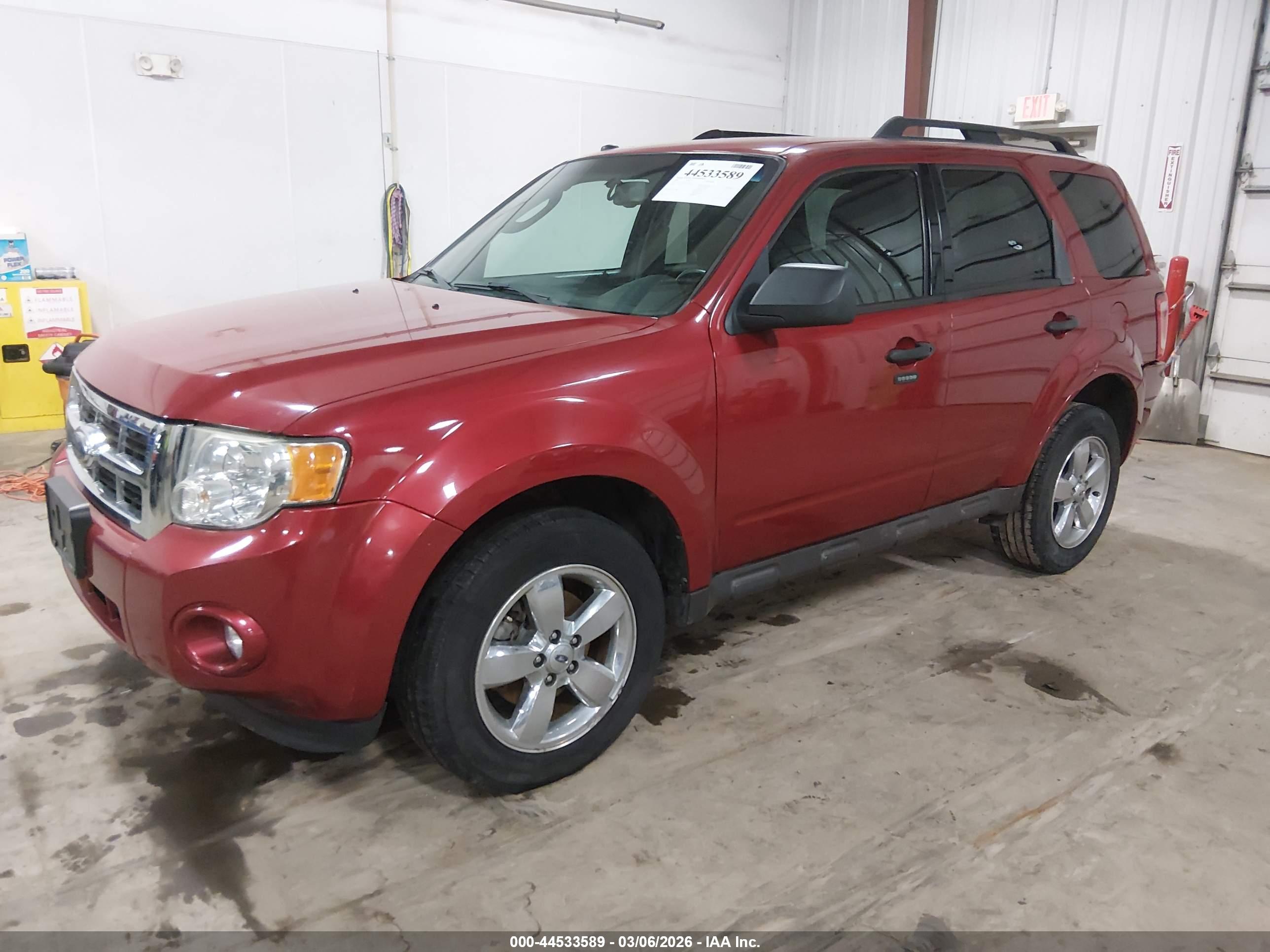 FORD ESCAPE image 2