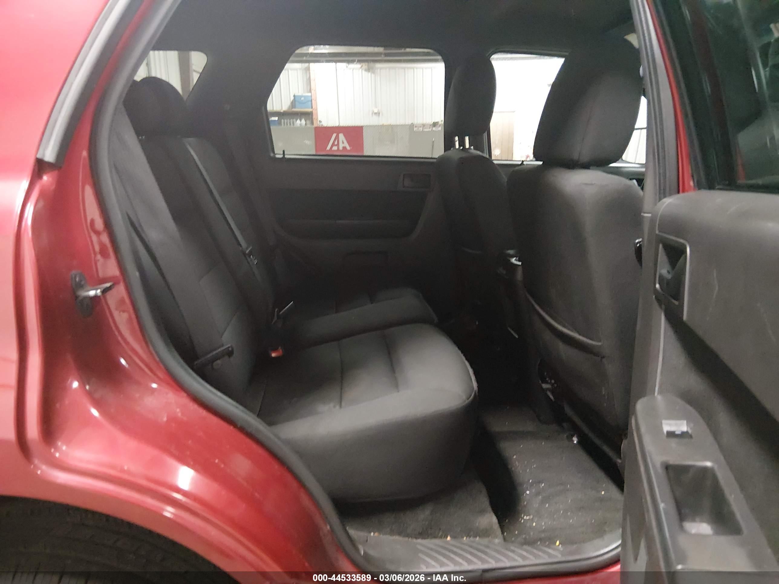 FORD ESCAPE image 8