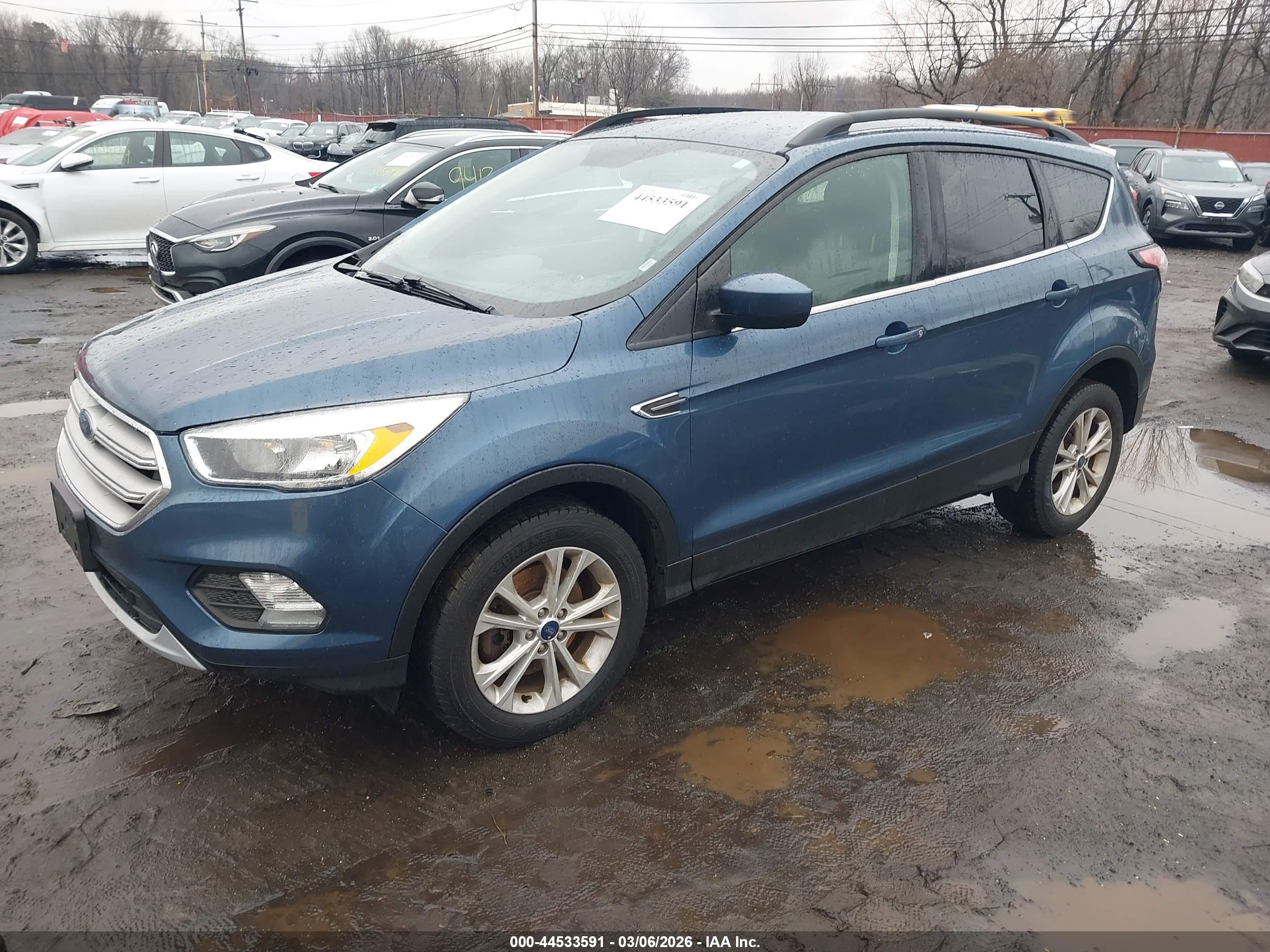 FORD ESCAPE image 2