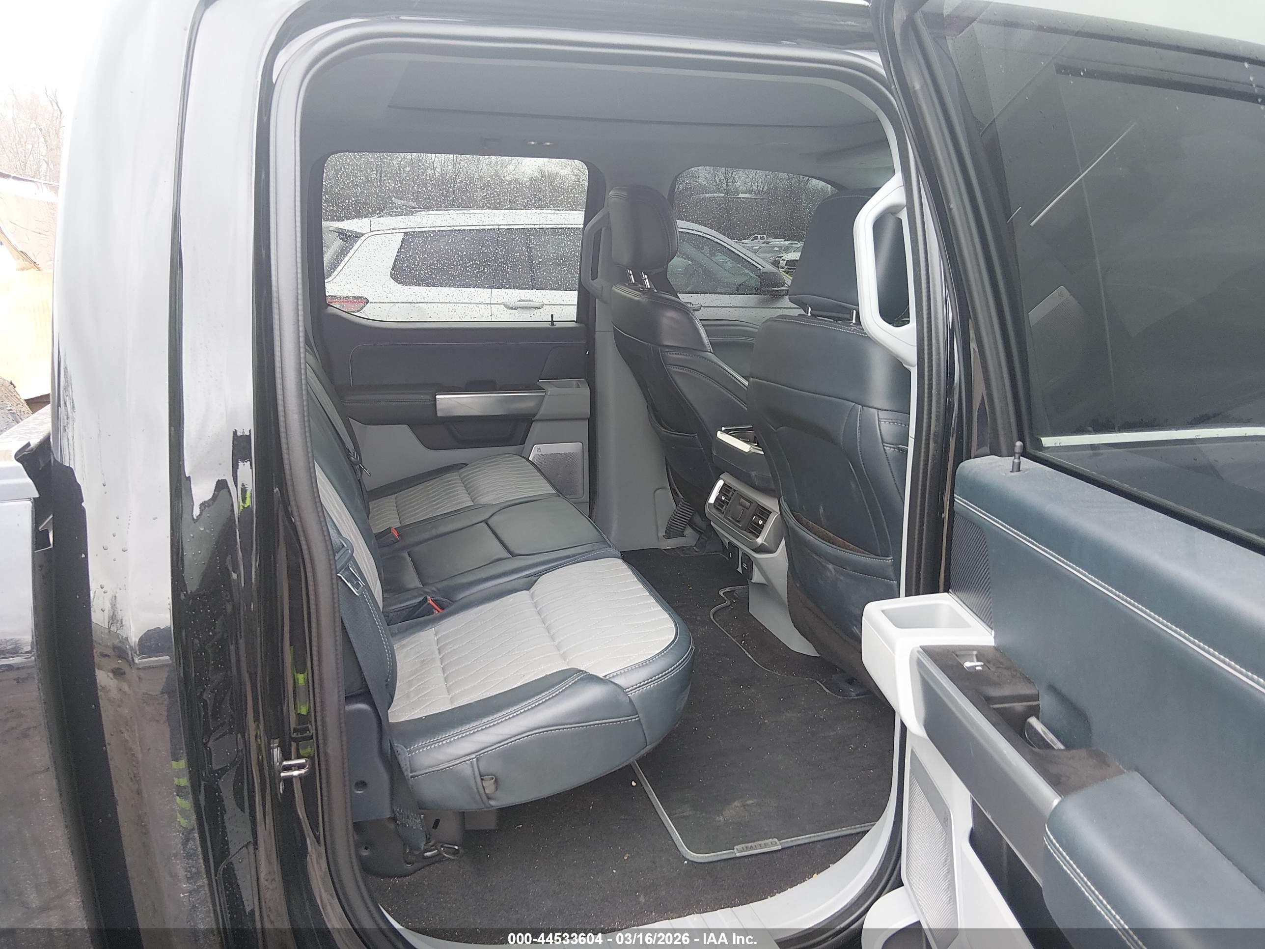 FORD F-150 image 8