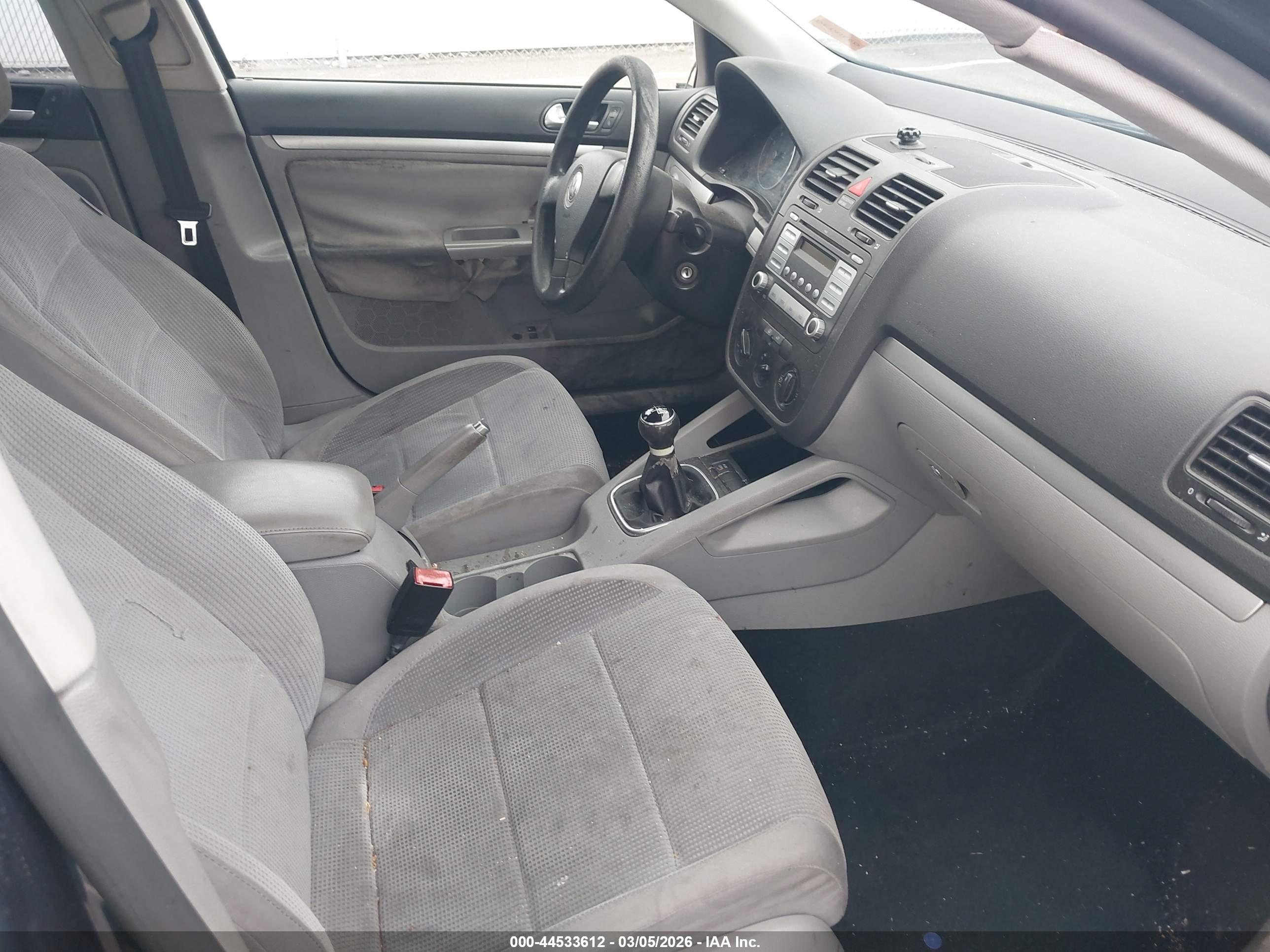 VOLKSWAGEN JETTA image 5