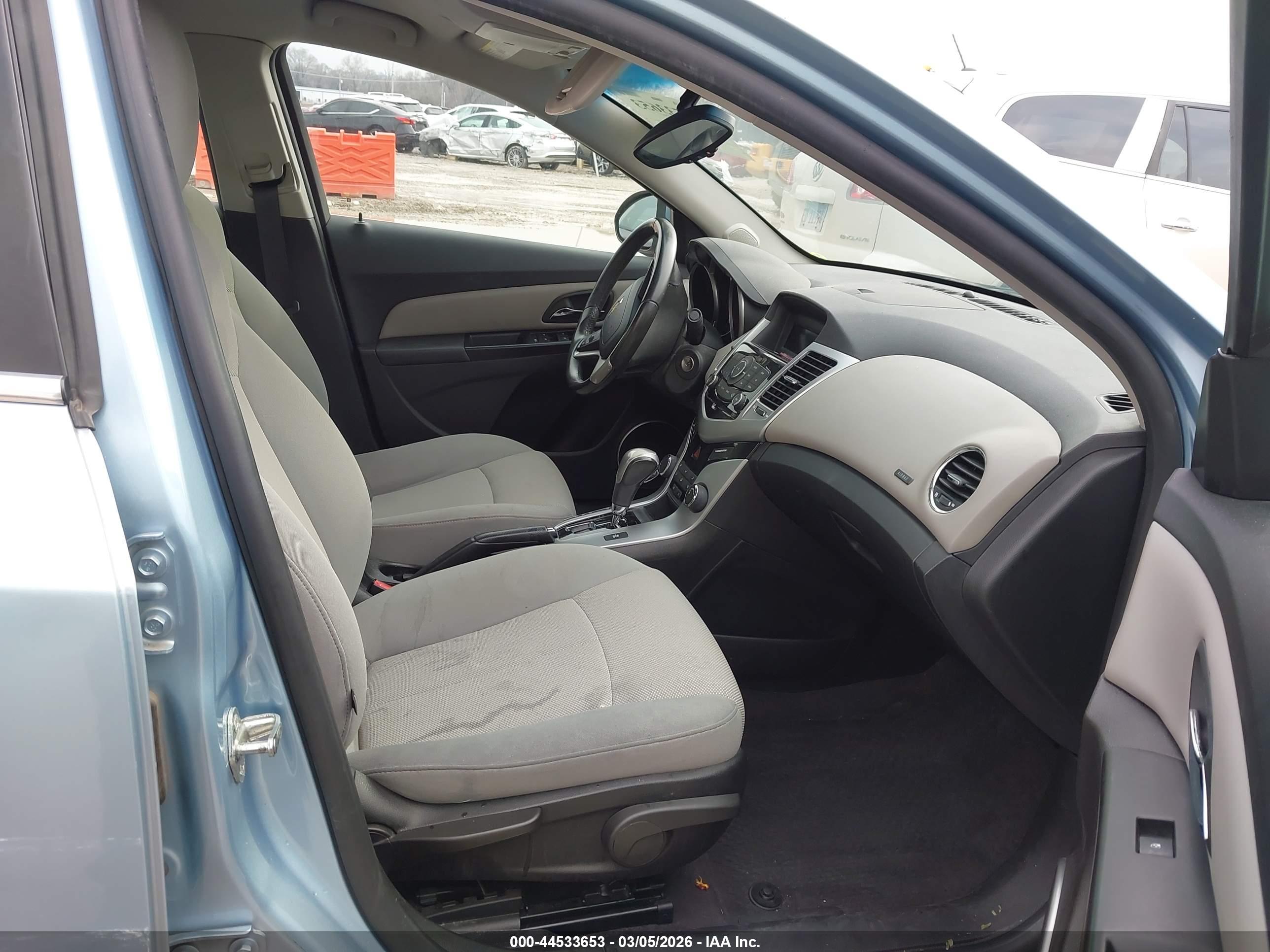 CHEVROLET CRUZE image 5