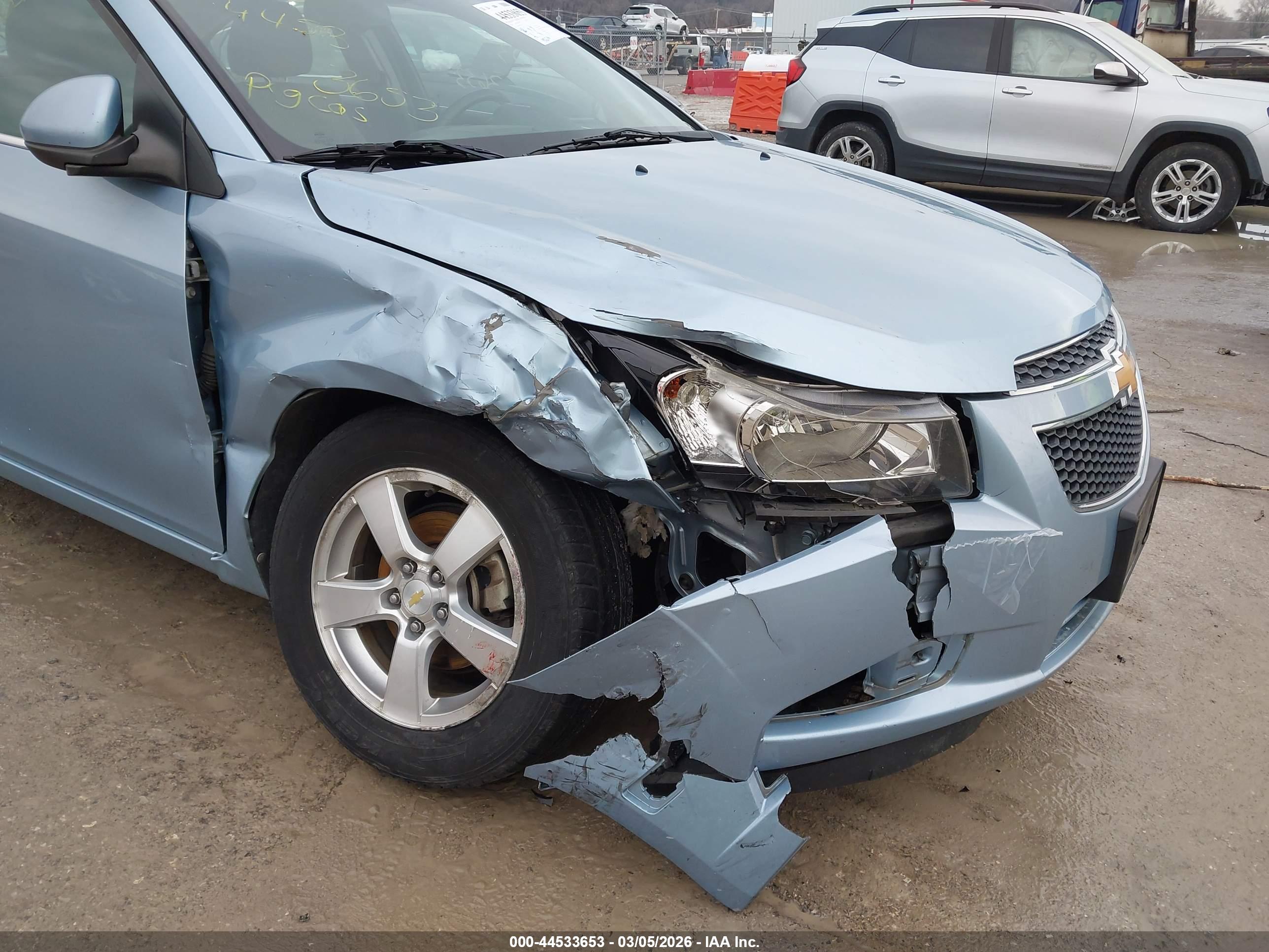 CHEVROLET CRUZE image 6
