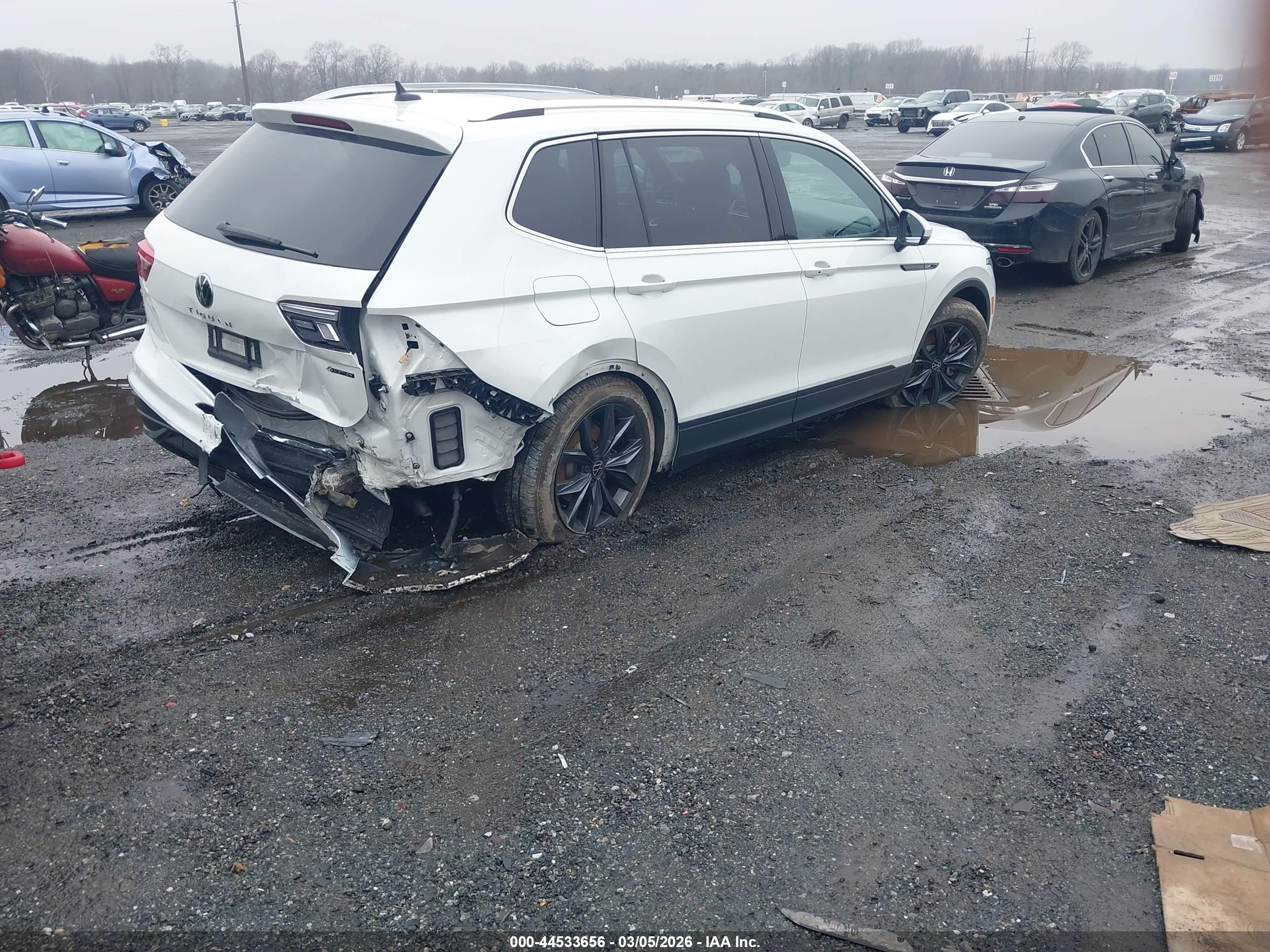 VOLKSWAGEN TIGUAN image 4