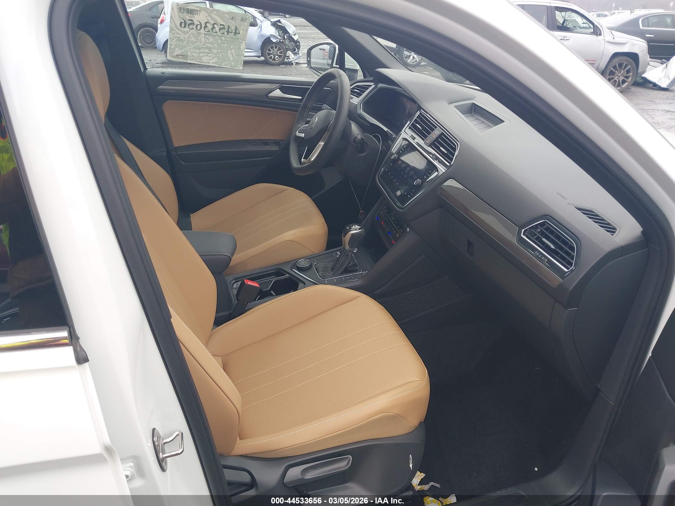 VOLKSWAGEN TIGUAN image 5