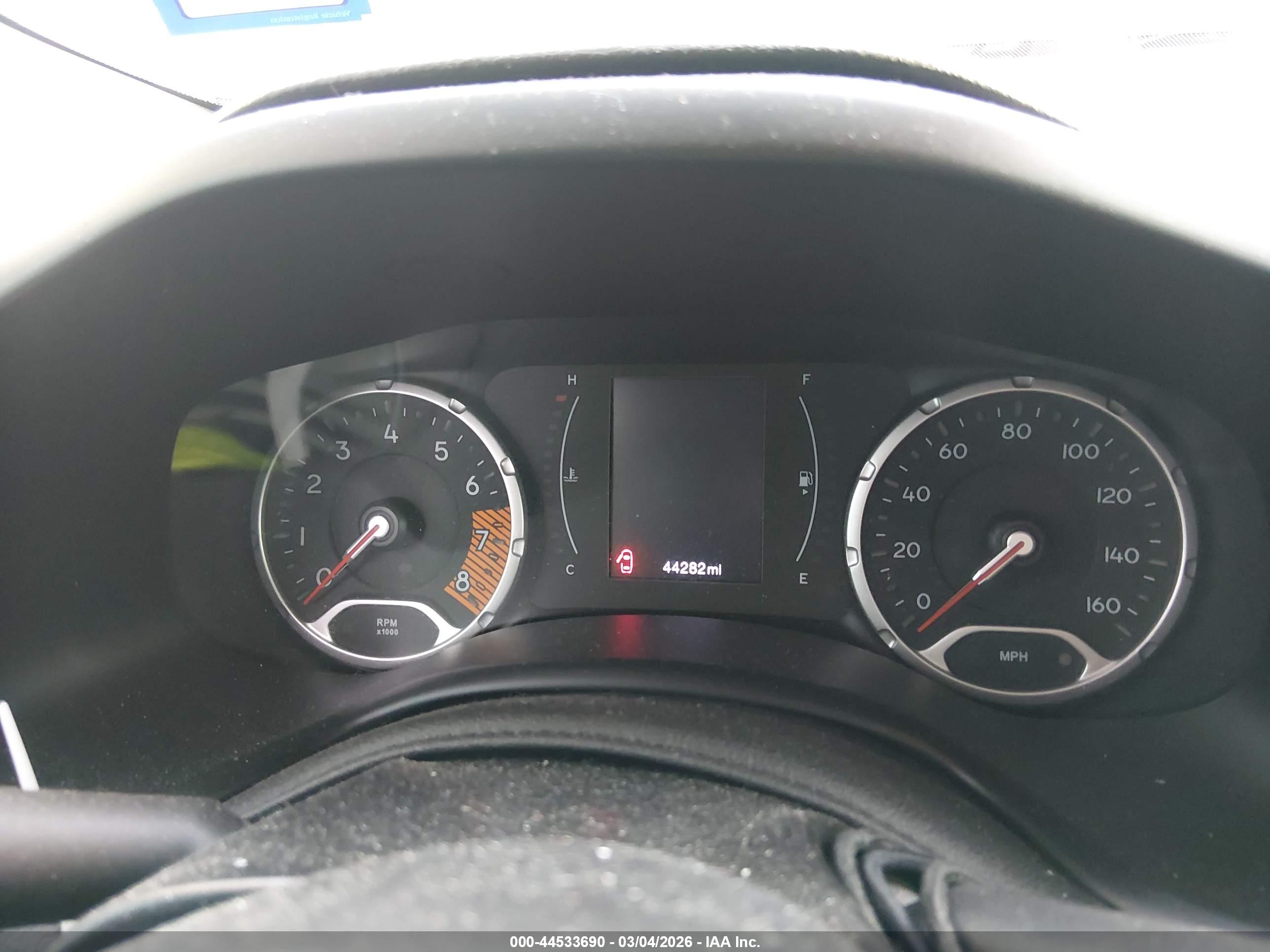 JEEP RENEGADE image 7