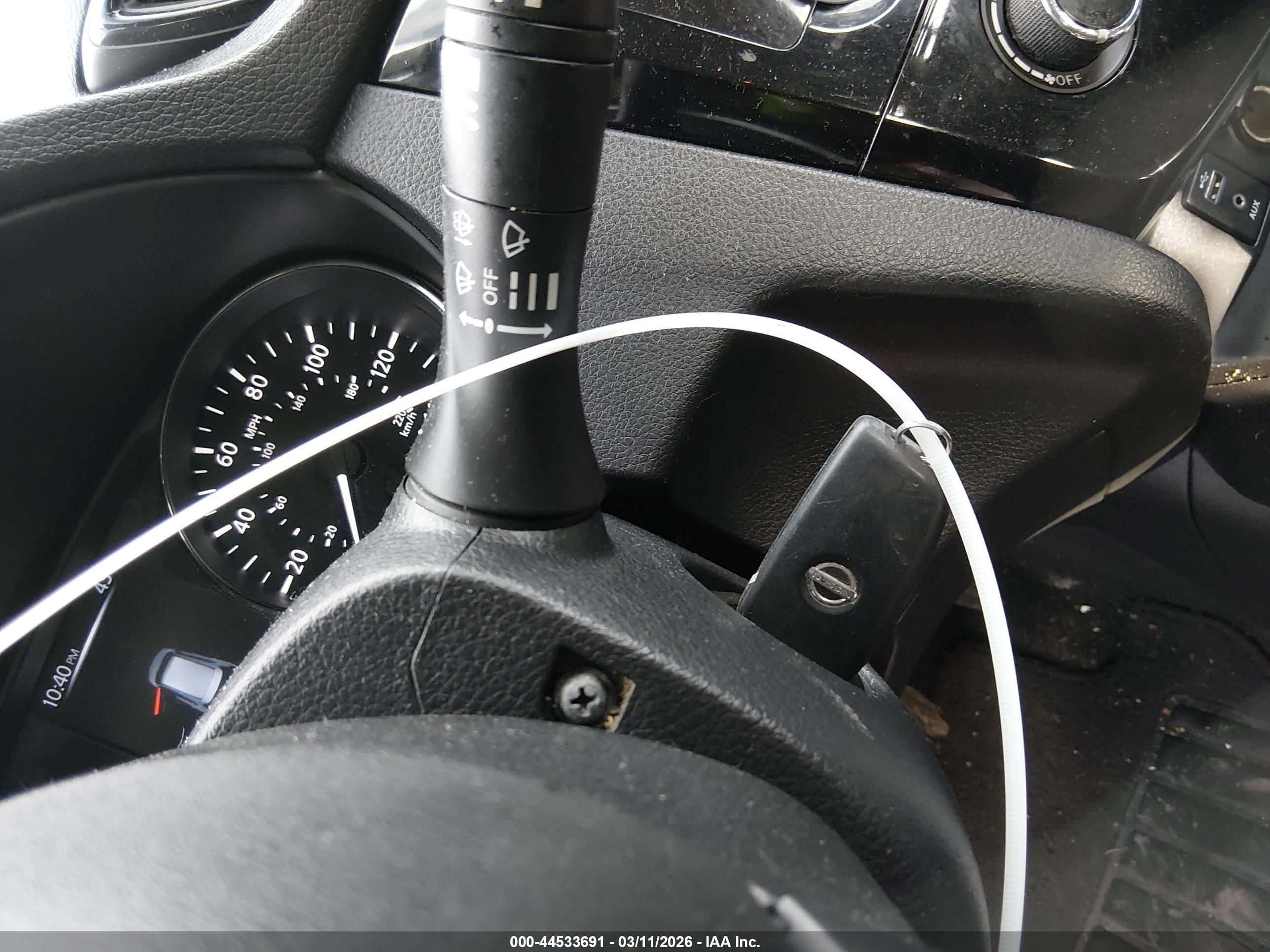 NISSAN ROGUE image 11