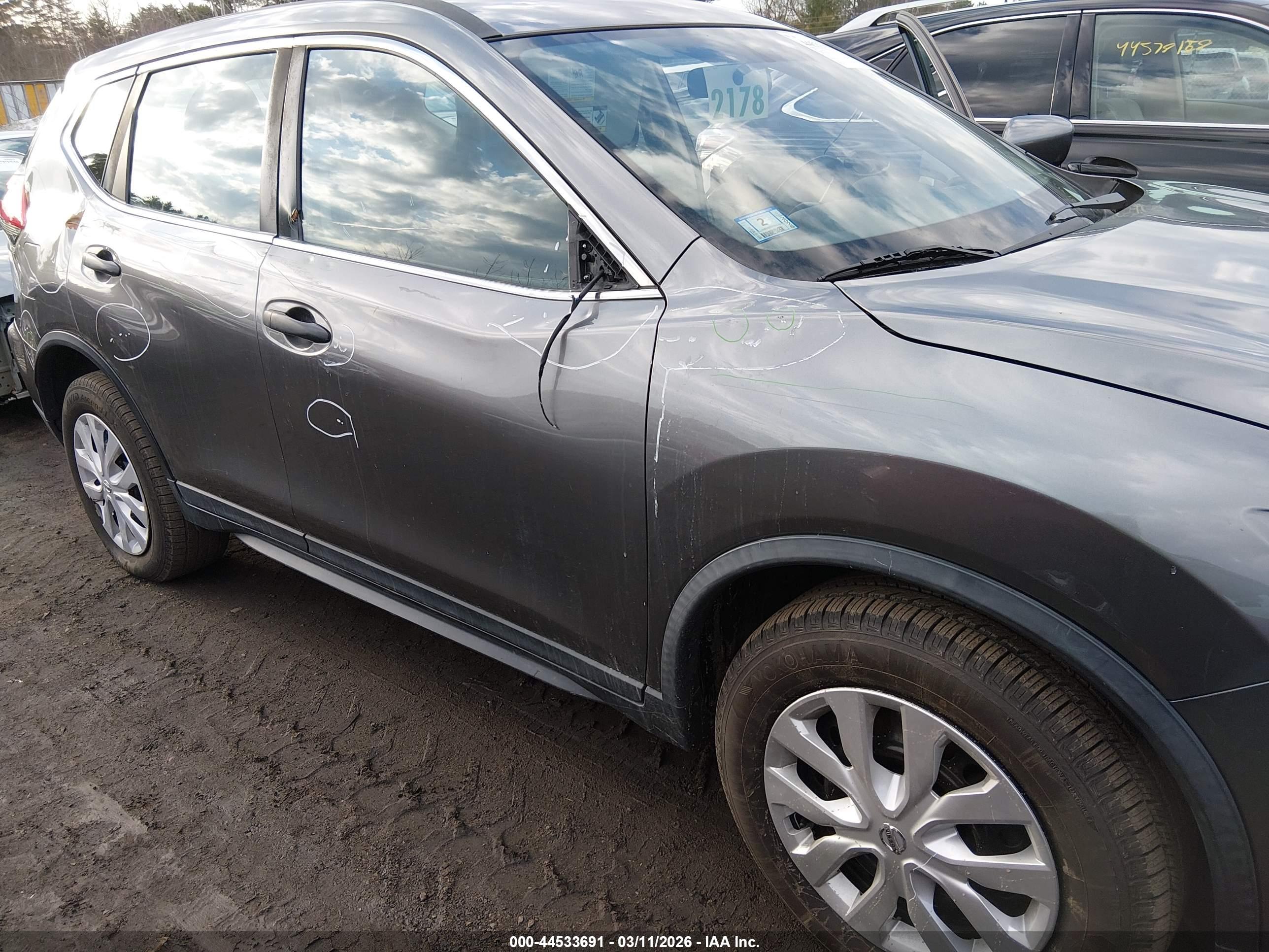 NISSAN ROGUE image 6