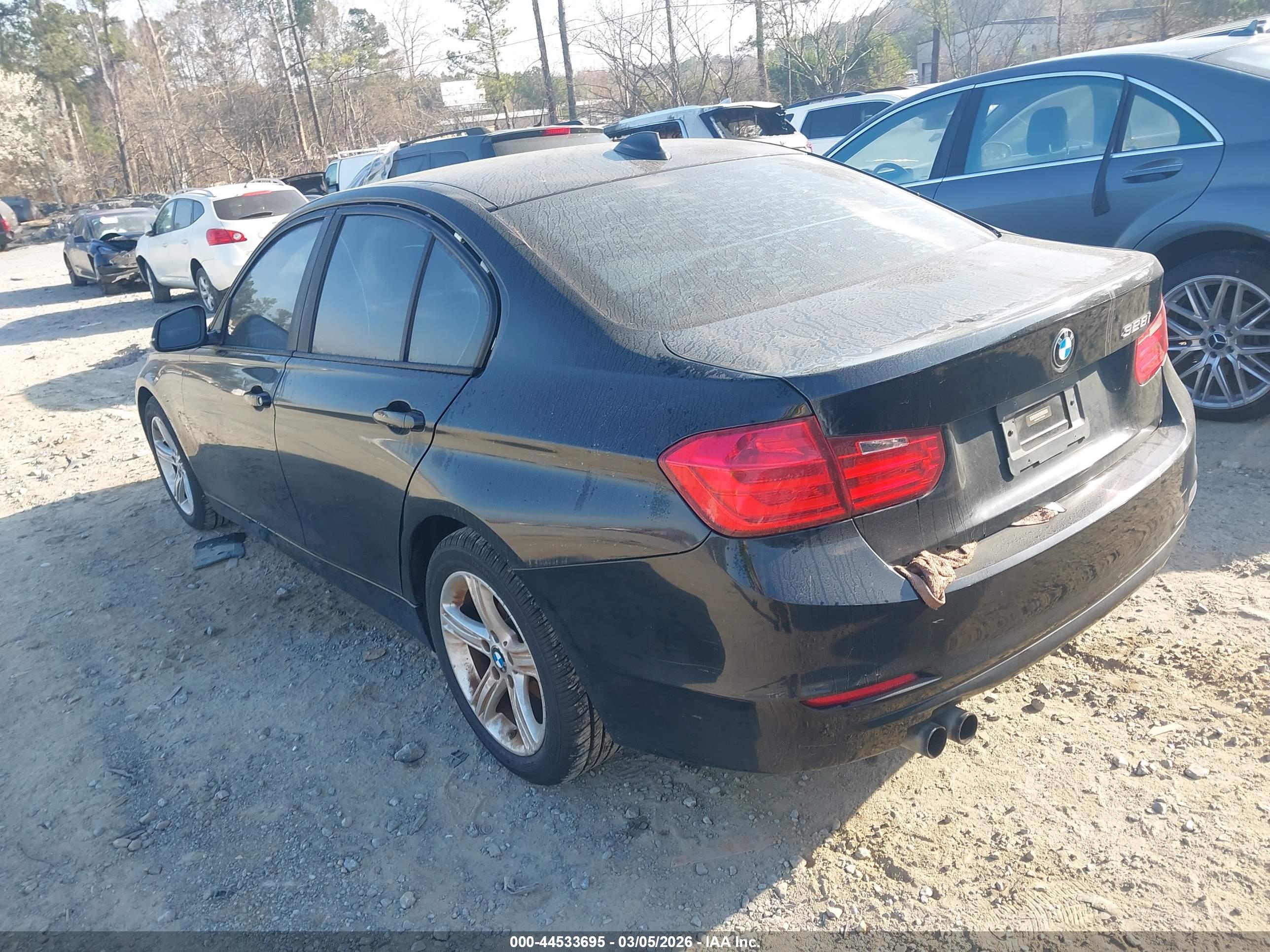 BMW 328I image 3